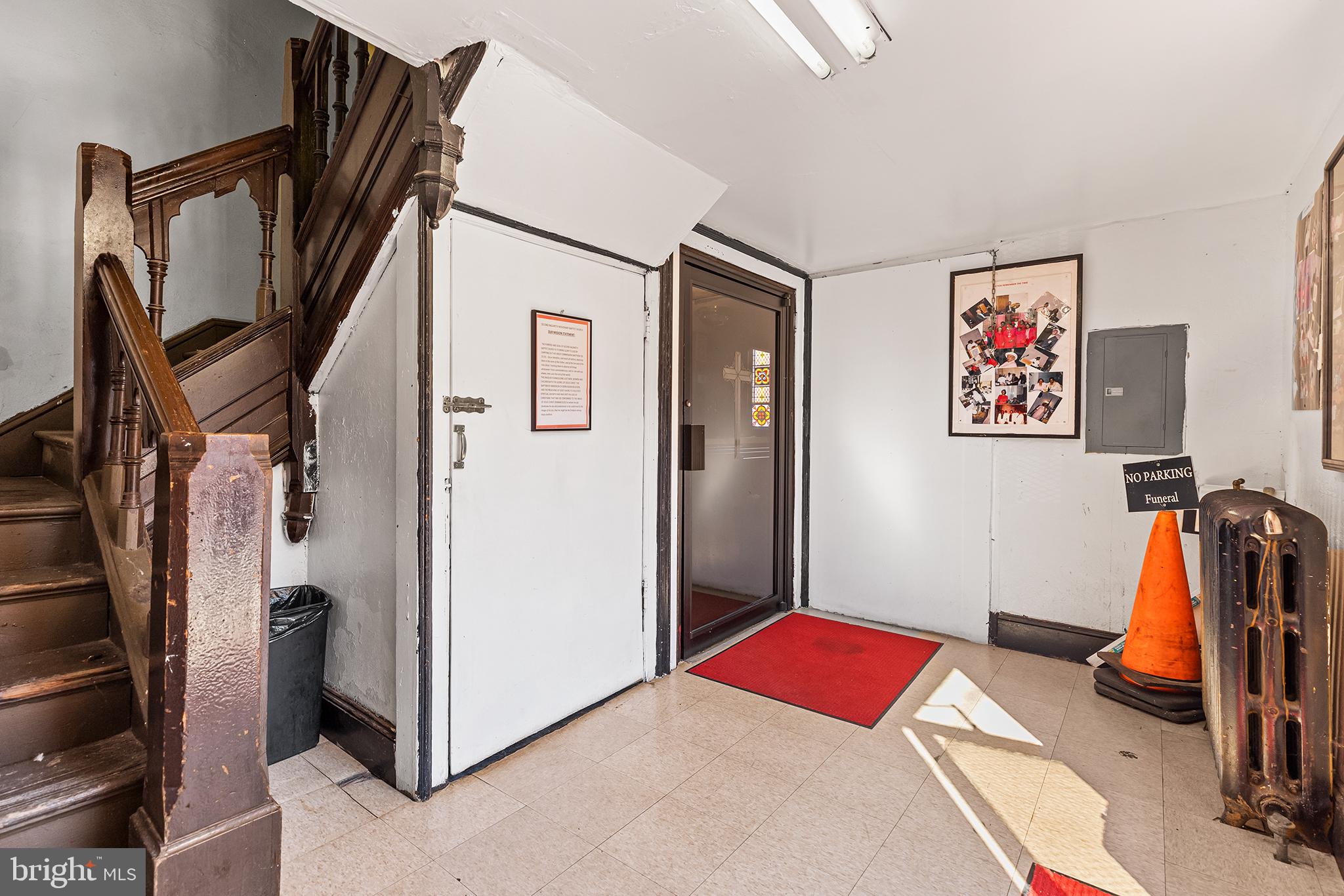 POINT BREEZE - Commercial Sale