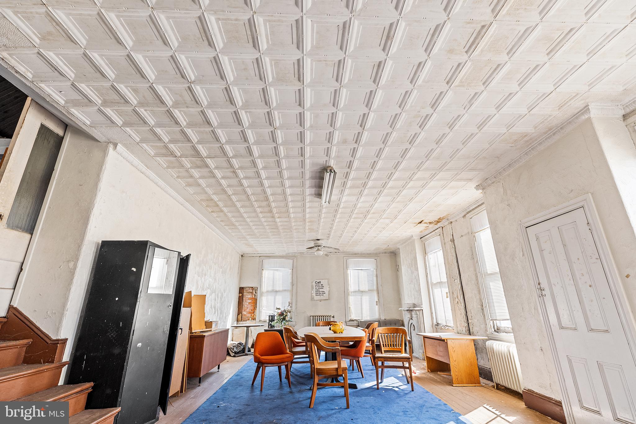 POINT BREEZE - Commercial Sale