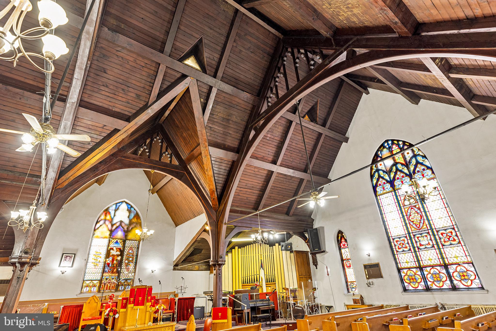 POINT BREEZE - Commercial Sale