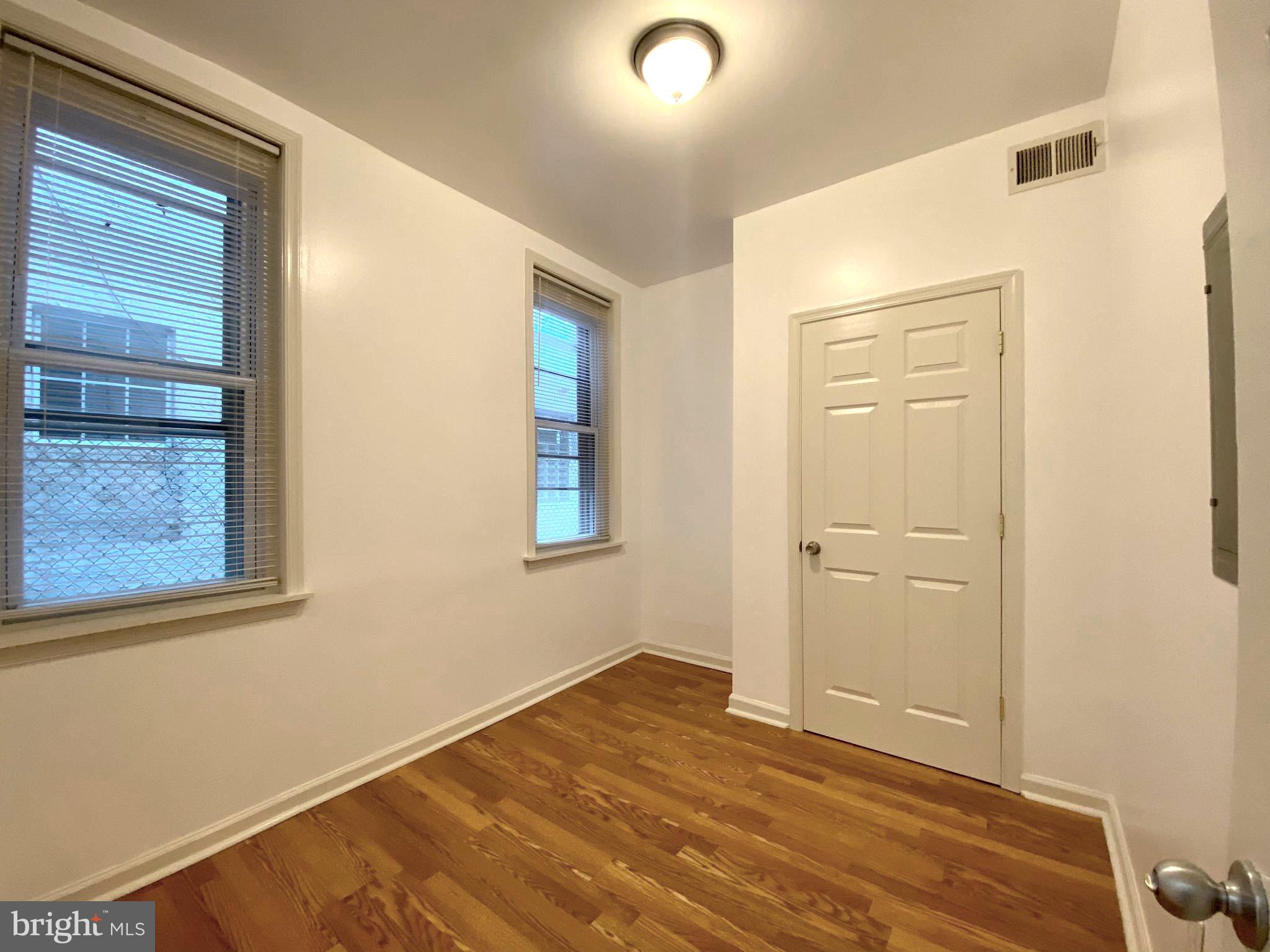 ROXBOROUGH - Residential