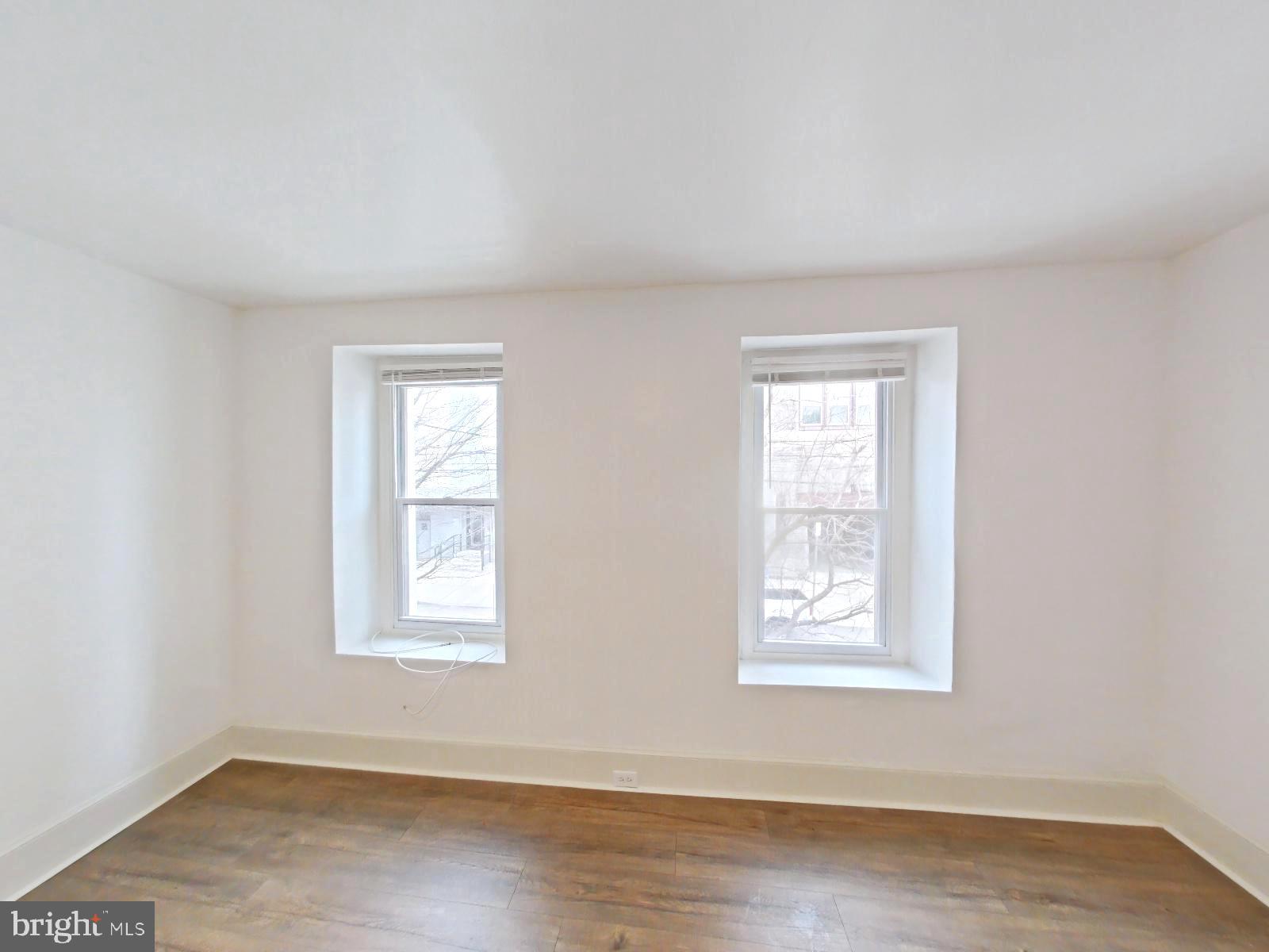 ROXBOROUGH - Residential