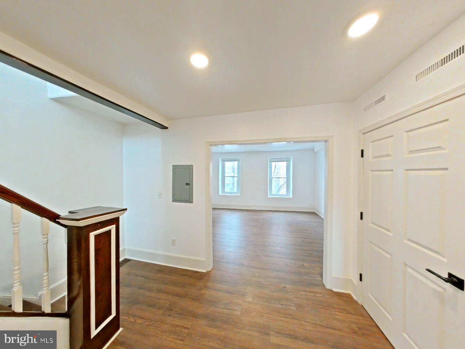 ROXBOROUGH - Residential