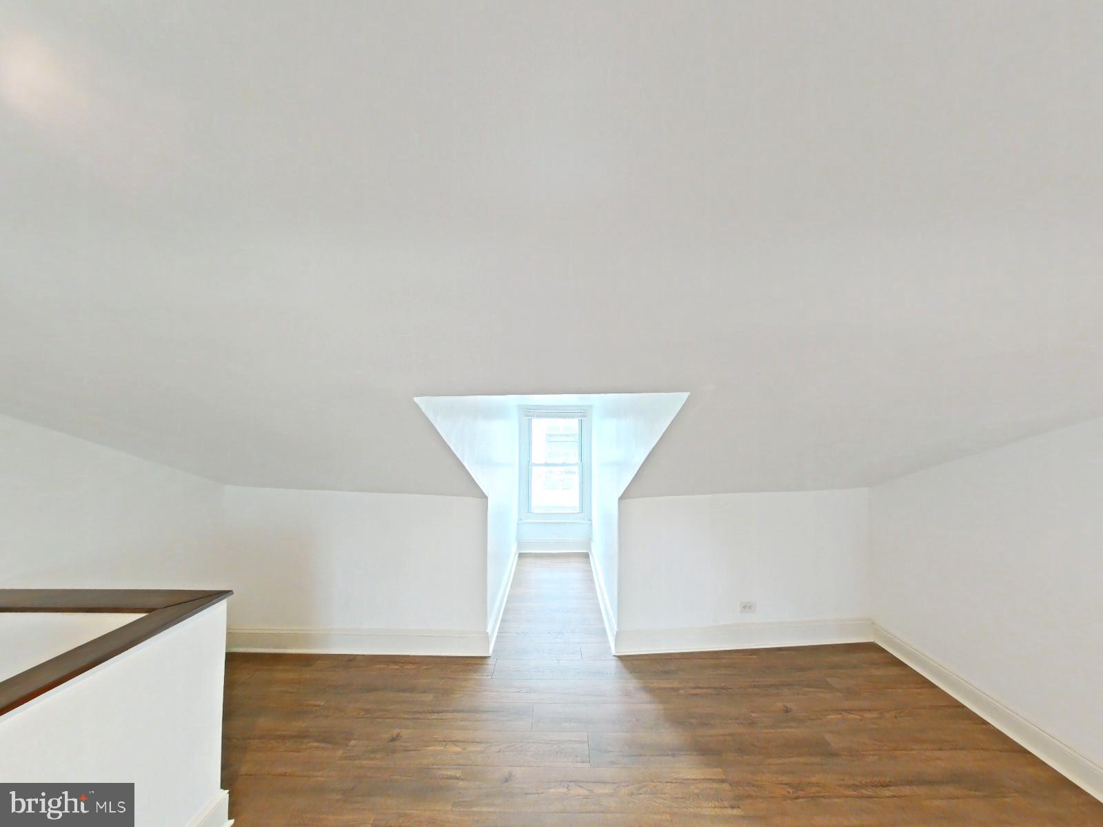 ROXBOROUGH - Residential