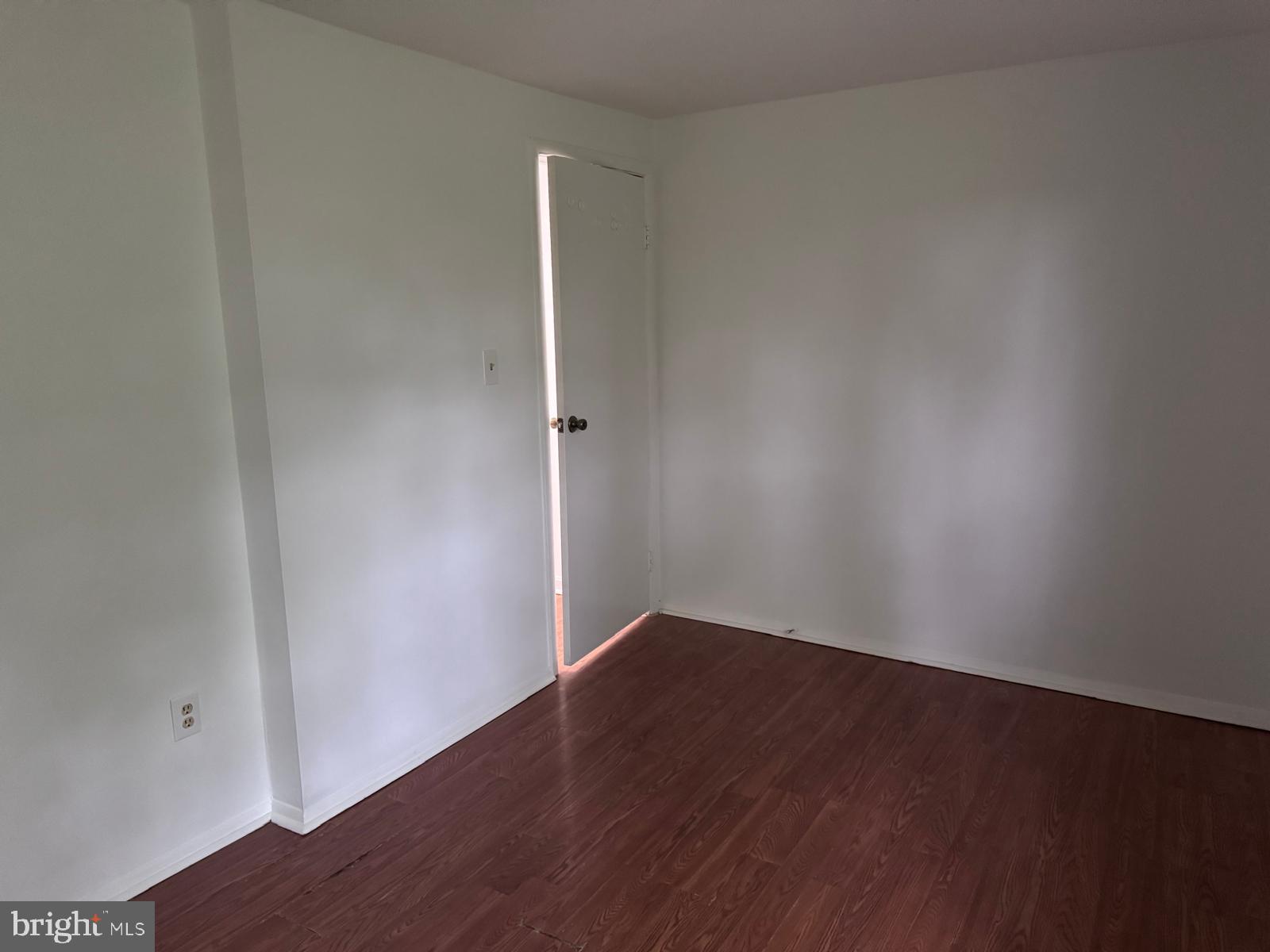 MIDDLEBROOK COMMONS - Residential Lease