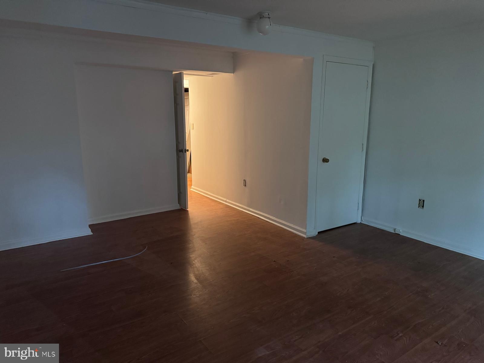 MIDDLEBROOK COMMONS - Residential Lease