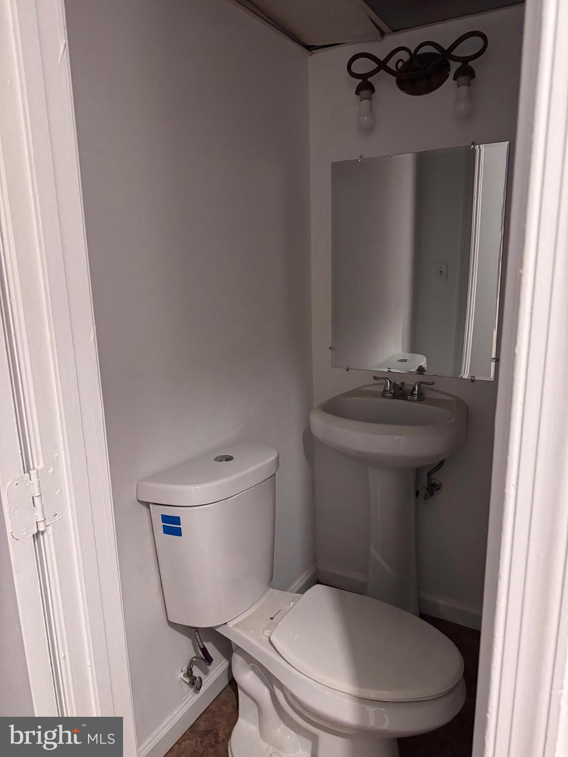 MIDDLEBROOK COMMONS - Residential Lease