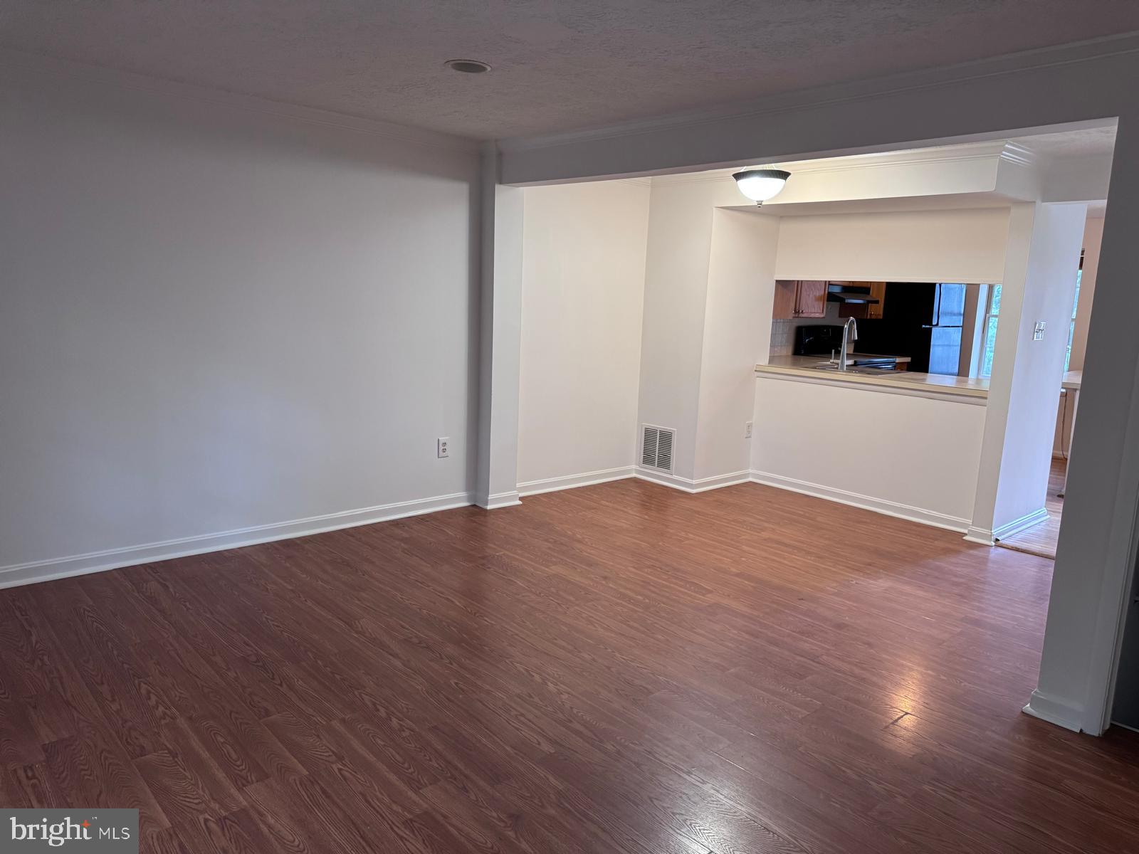 MIDDLEBROOK COMMONS - Residential Lease