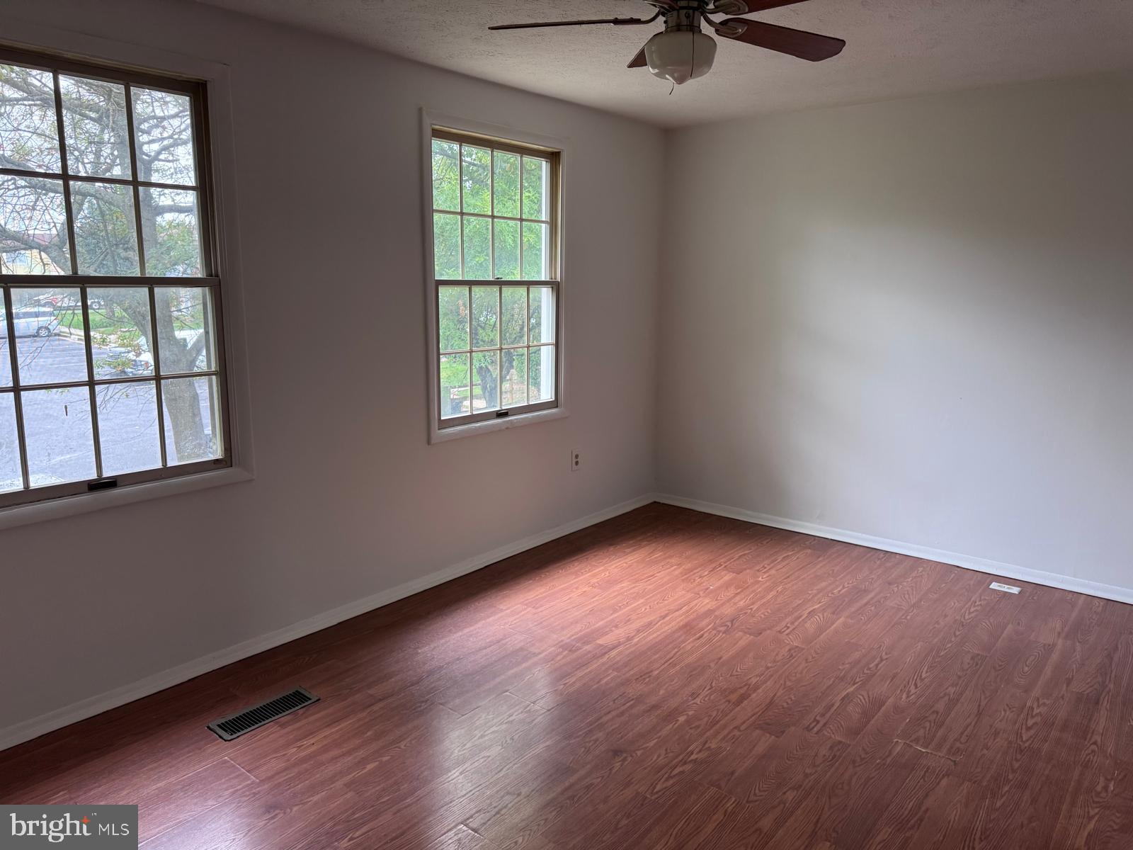 MIDDLEBROOK COMMONS - Residential Lease