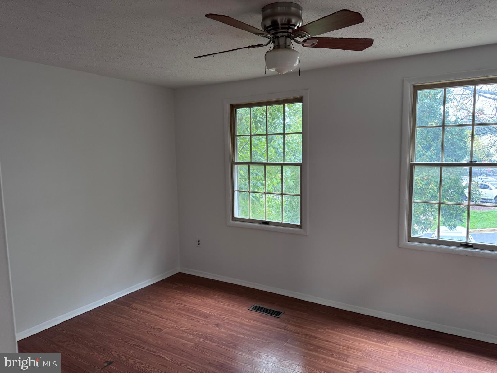 MIDDLEBROOK COMMONS - Residential Lease