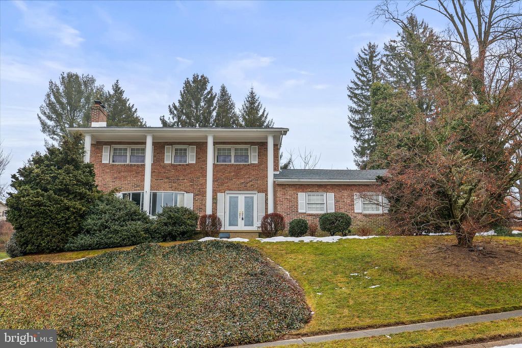 Photo of 2940 Broxton Lane, YORK, PA 17402 (MLS # PAYK2096116)