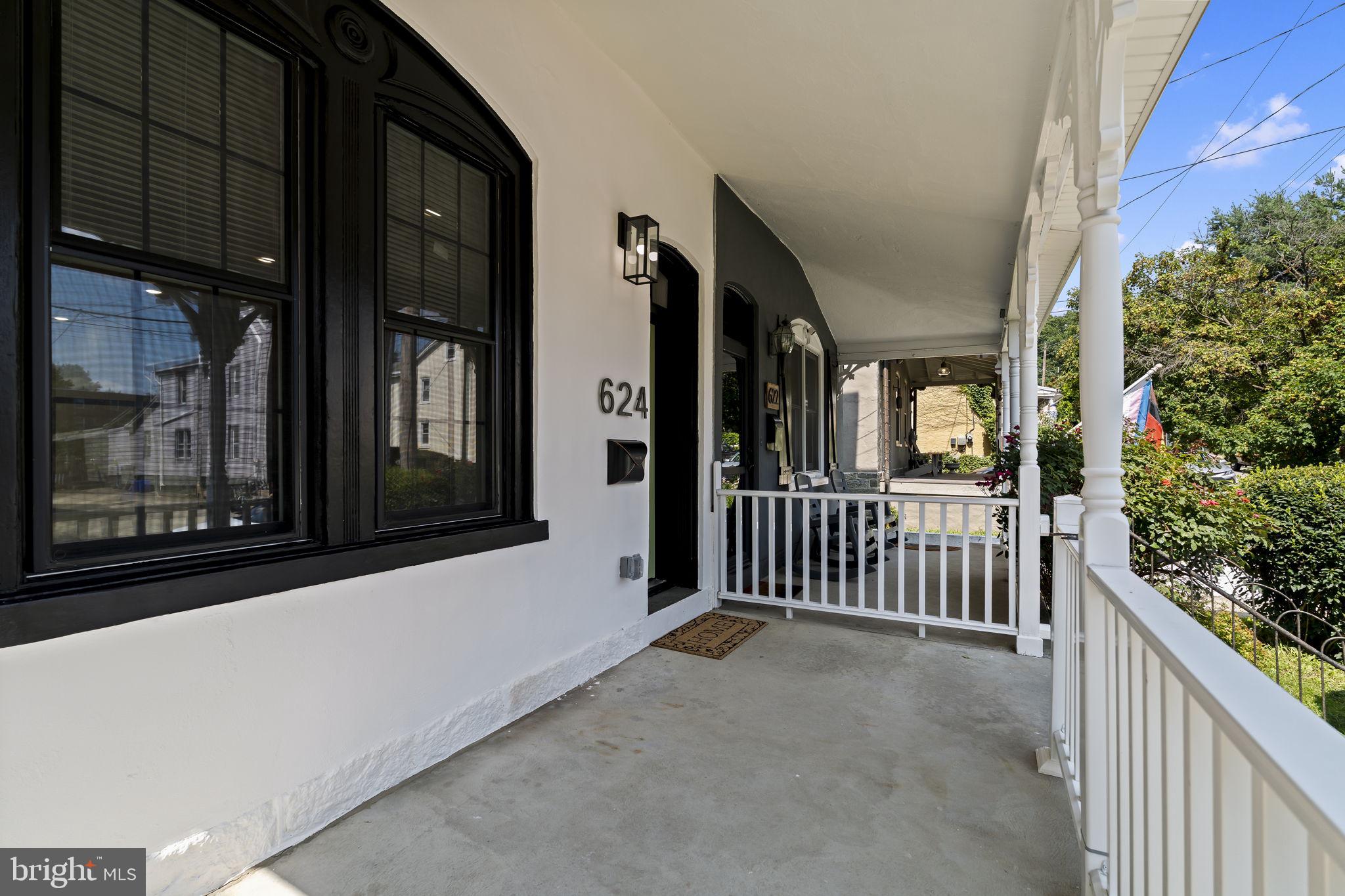 624 W JOHNSON STREET