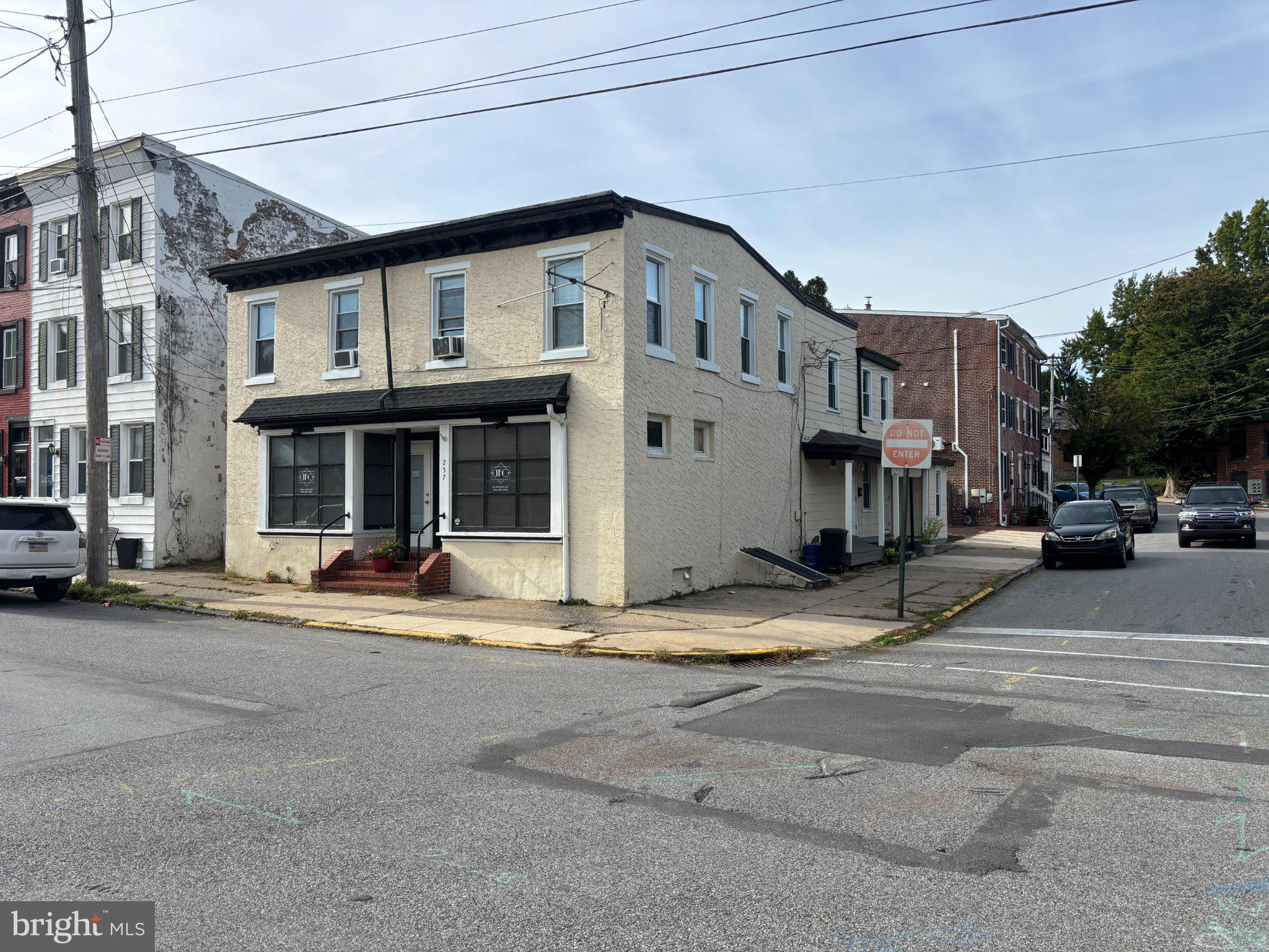 257 E CHESTNUT STREET