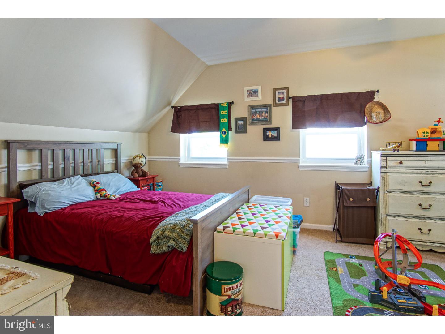 ROXBOROUGH - Residential