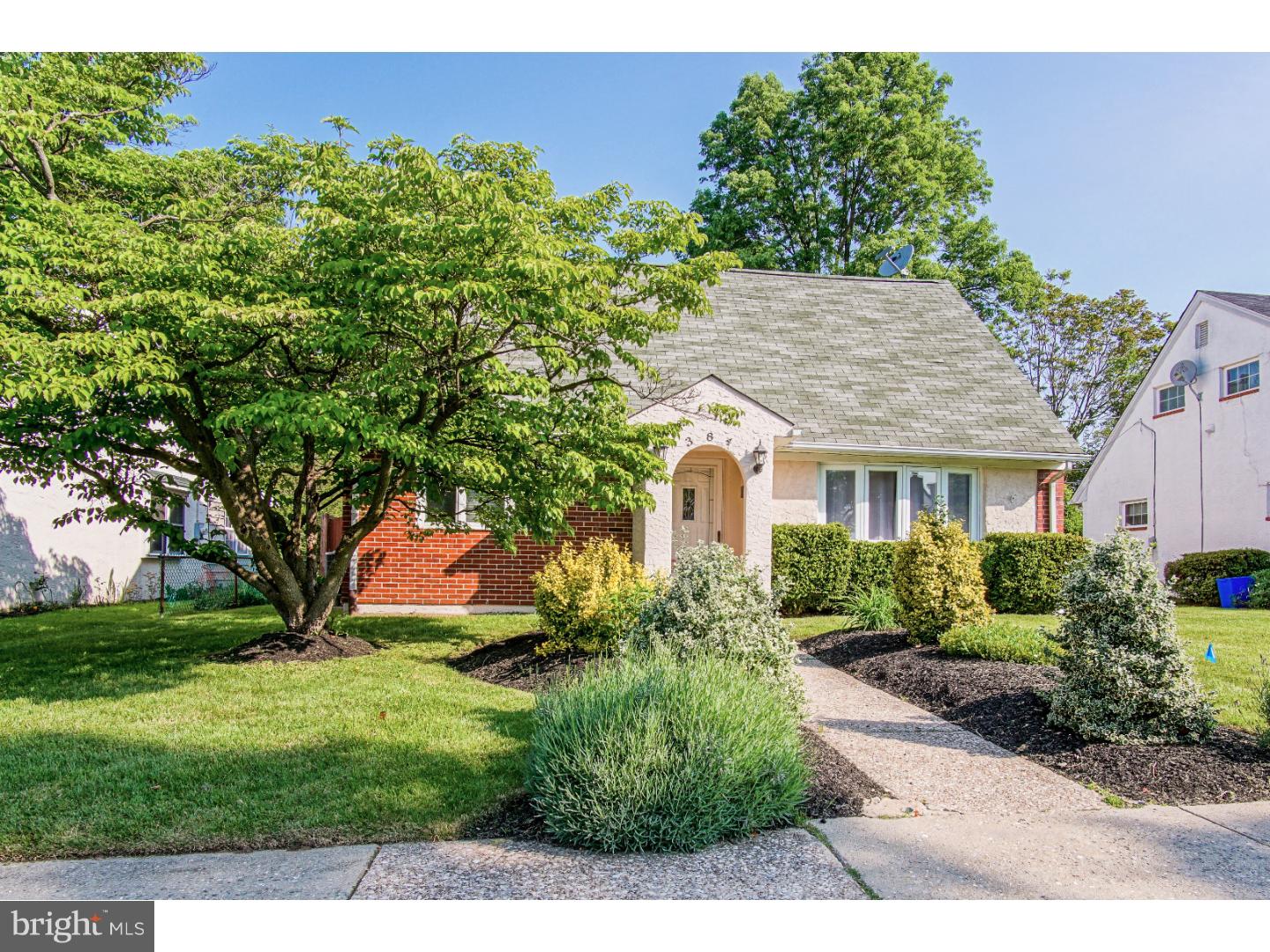 ROXBOROUGH - Residential