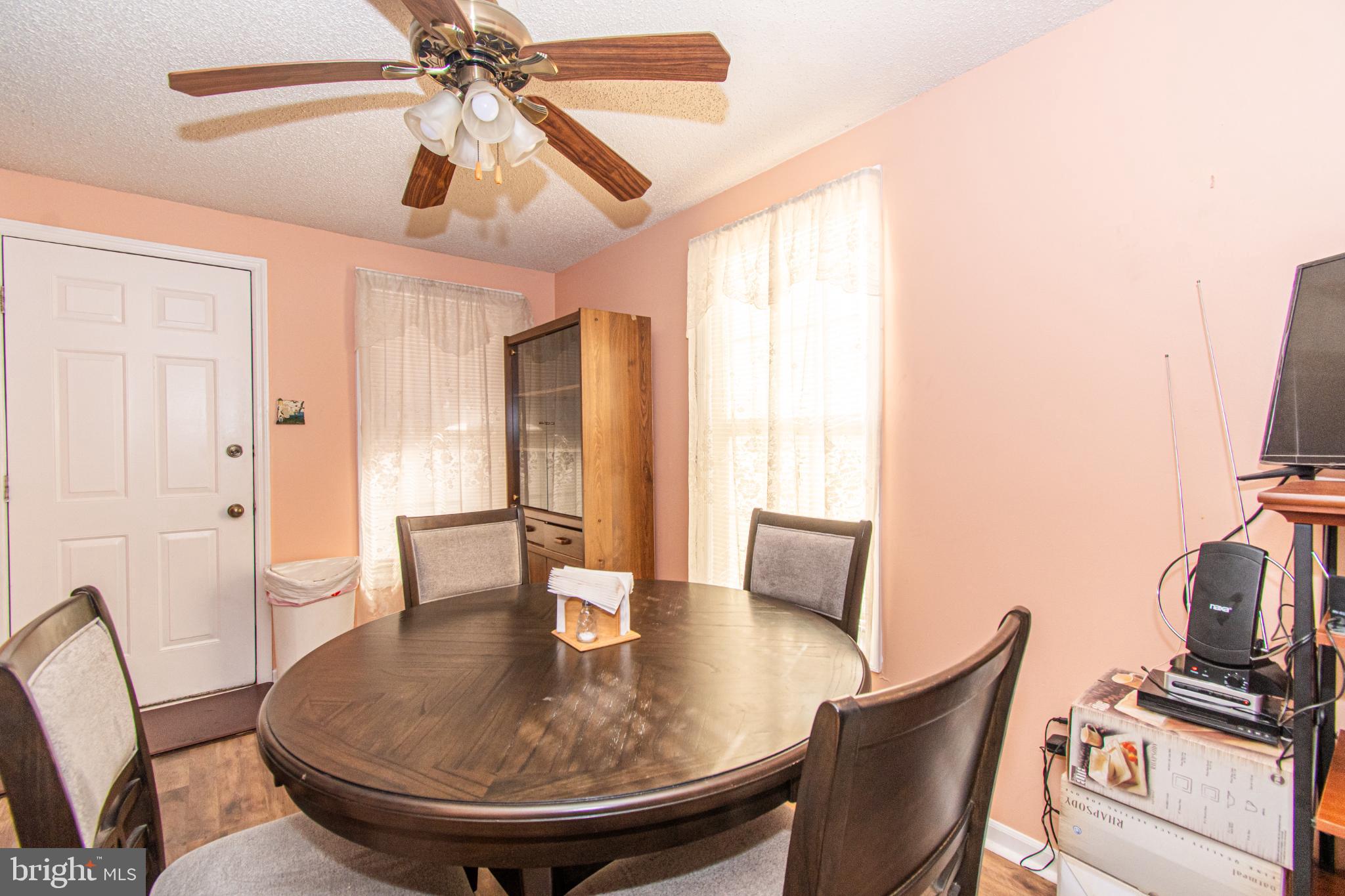 SANDTOWN-WINCHESTER - Residential