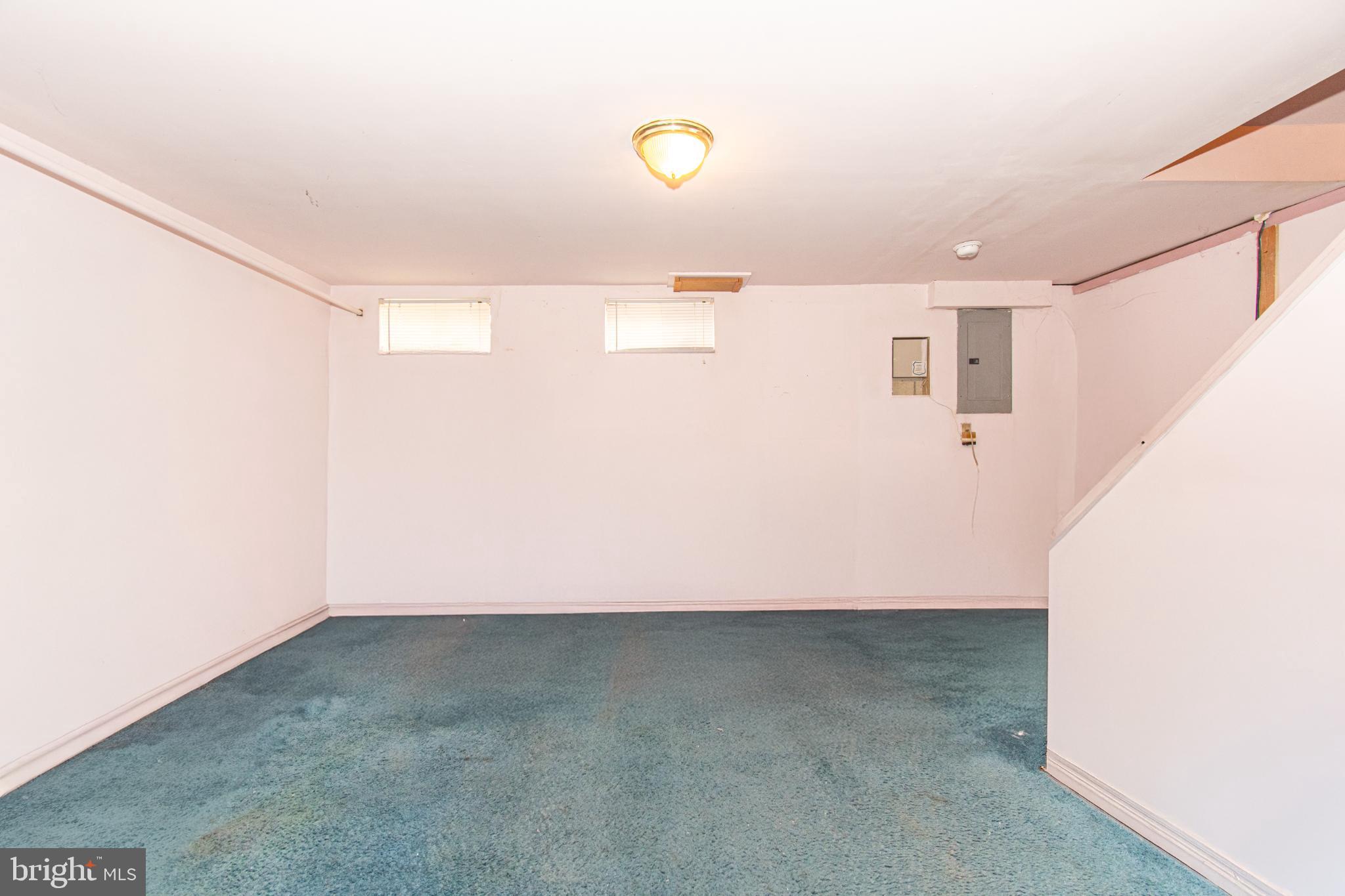 SANDTOWN-WINCHESTER - Residential