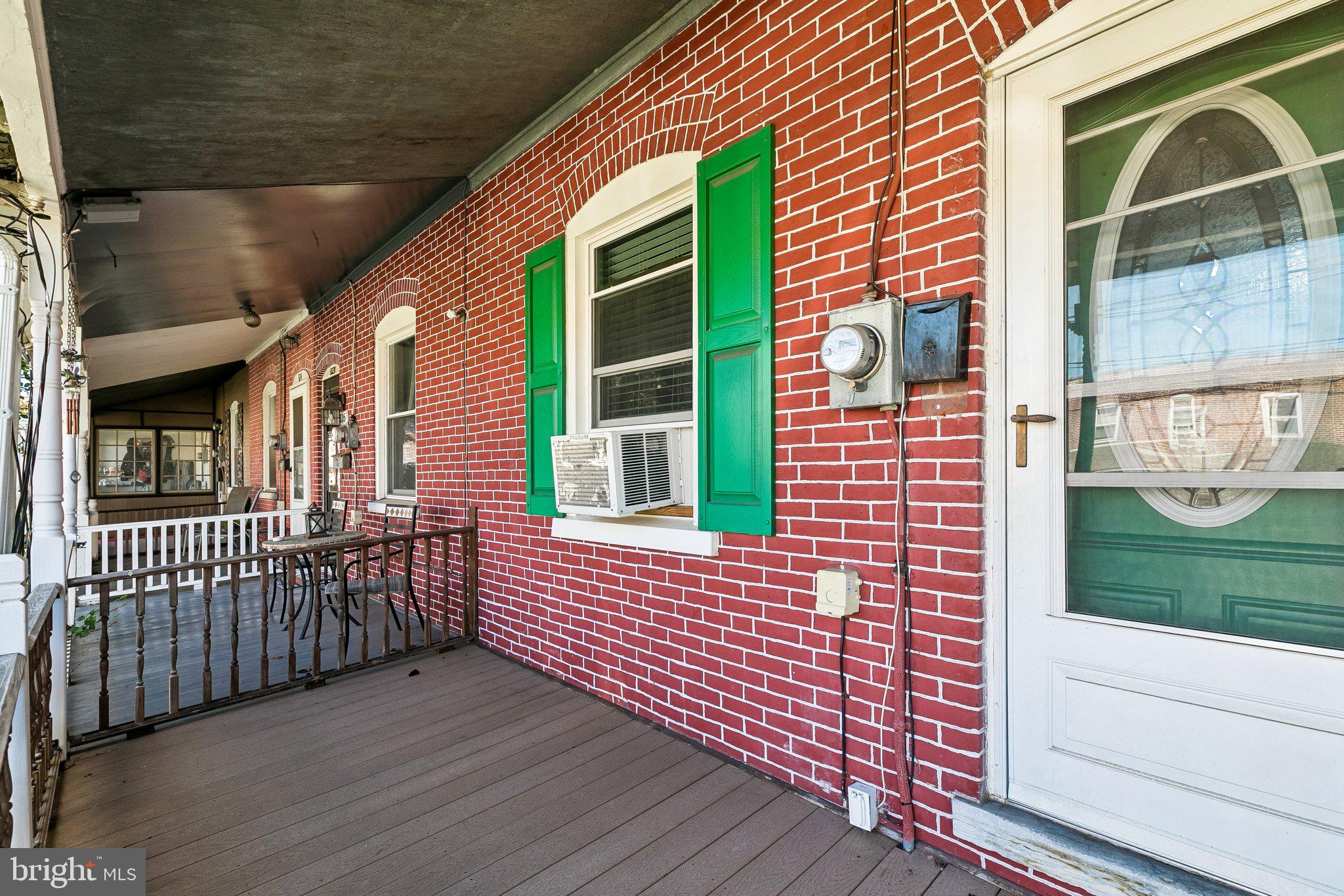 328 W FIFTH STREET