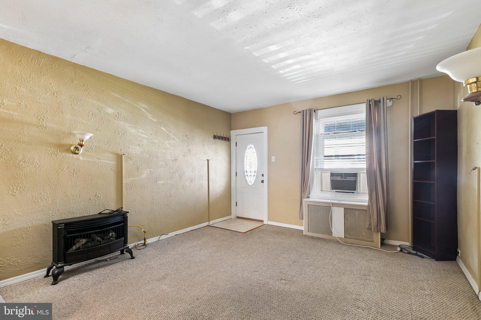 328 W FIFTH STREET