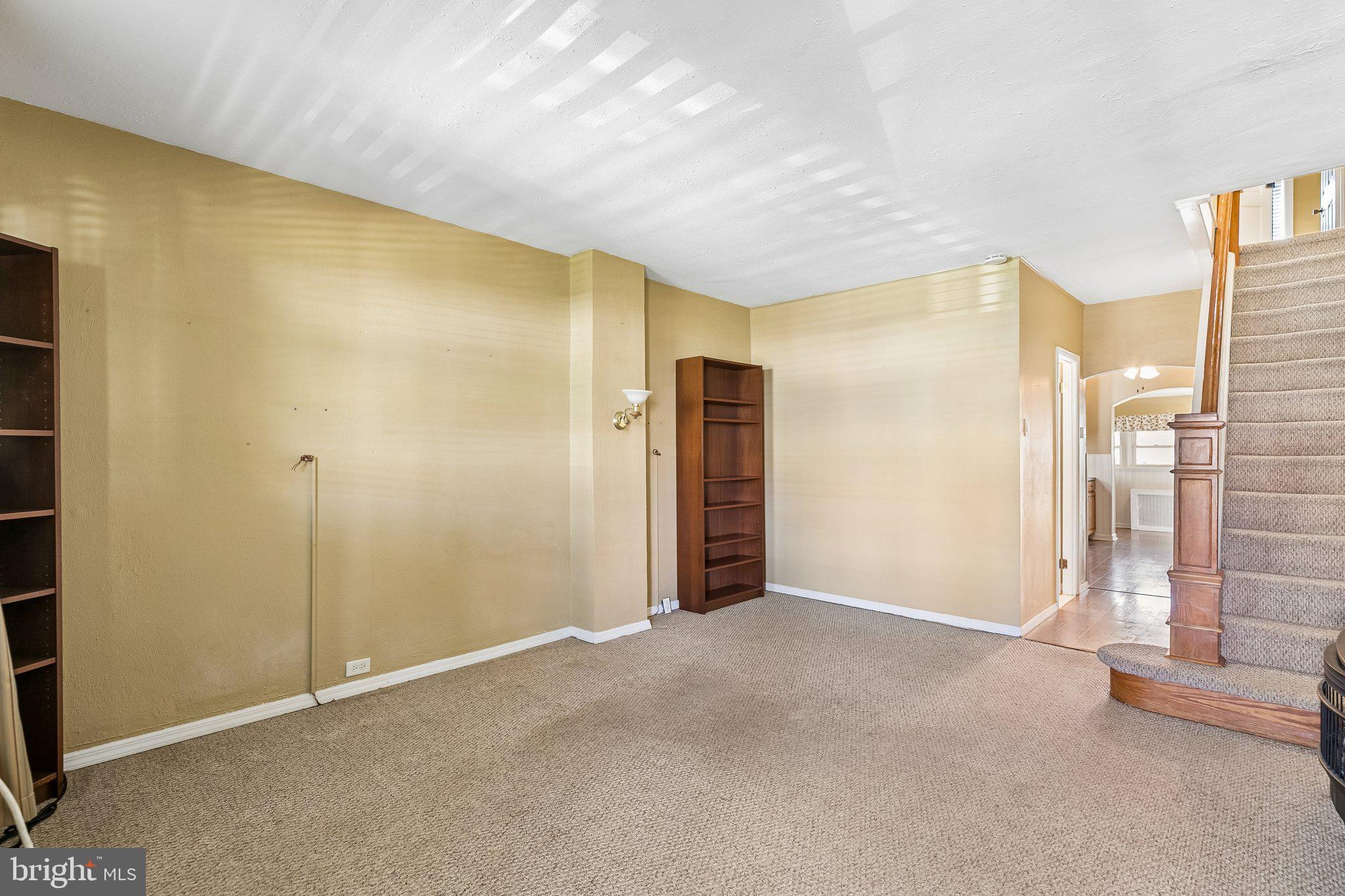 328 W FIFTH STREET