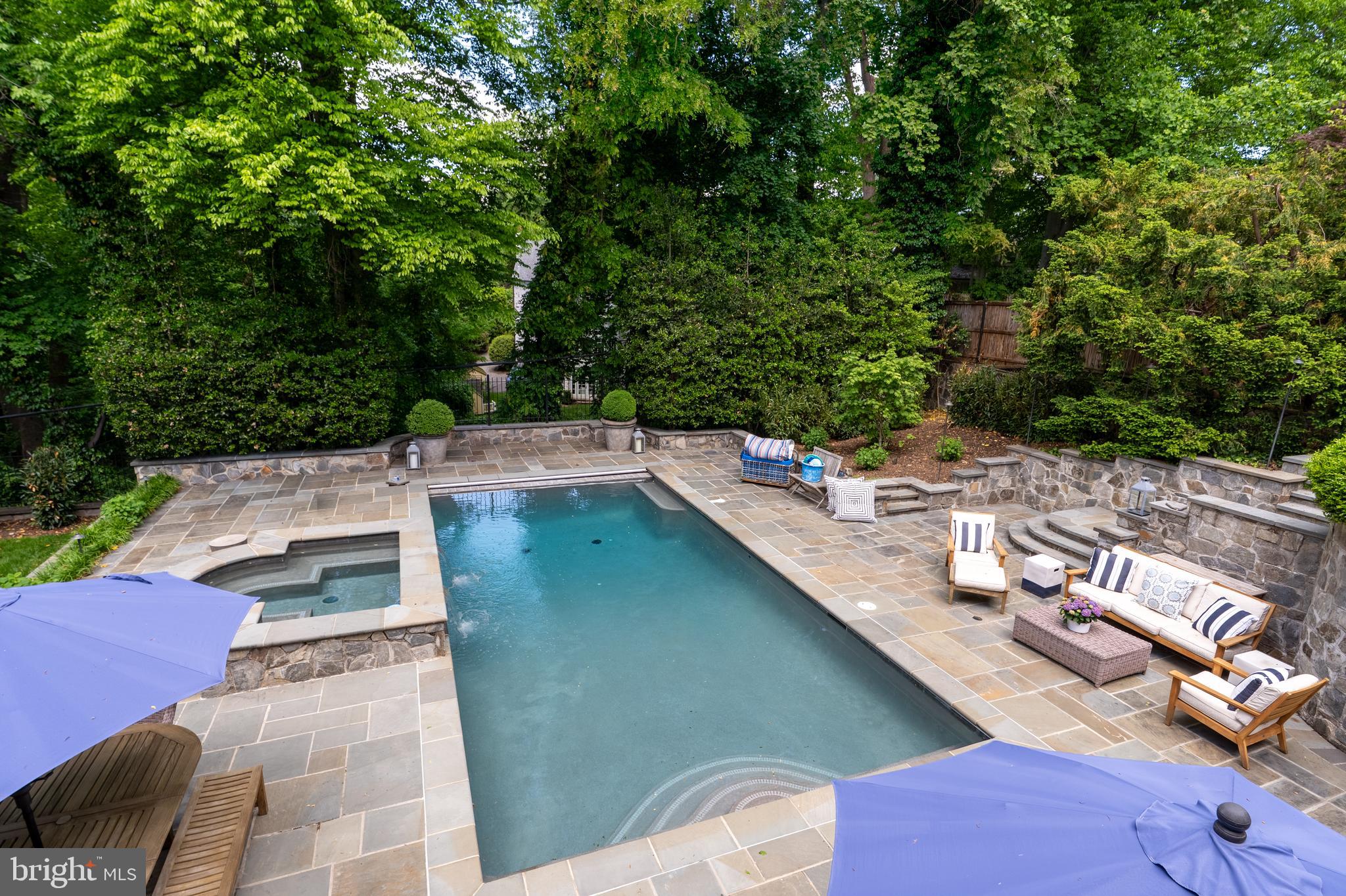 SPRING VALLEY - Residential