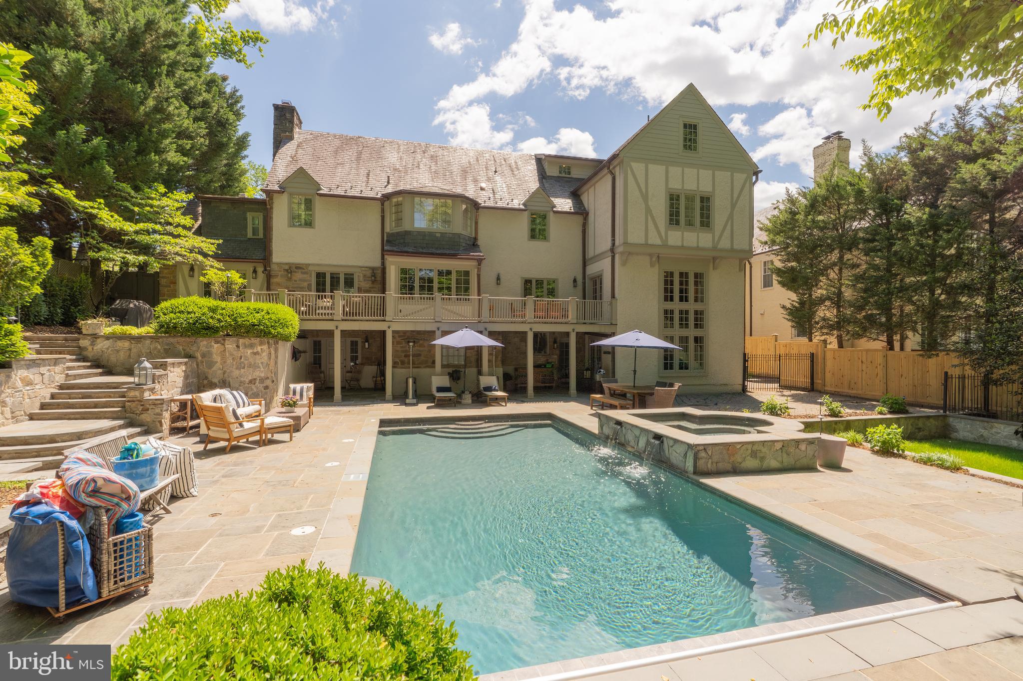 SPRING VALLEY - Residential