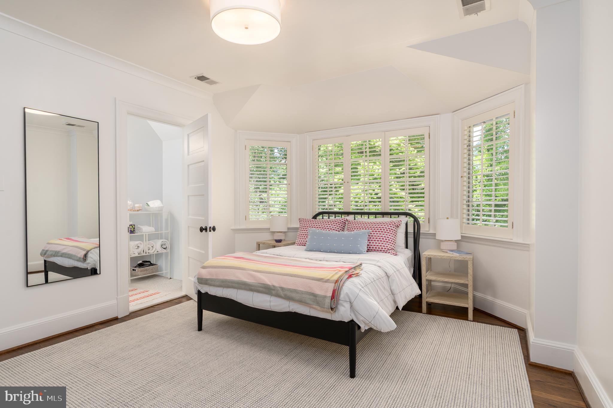 SPRING VALLEY - Residential