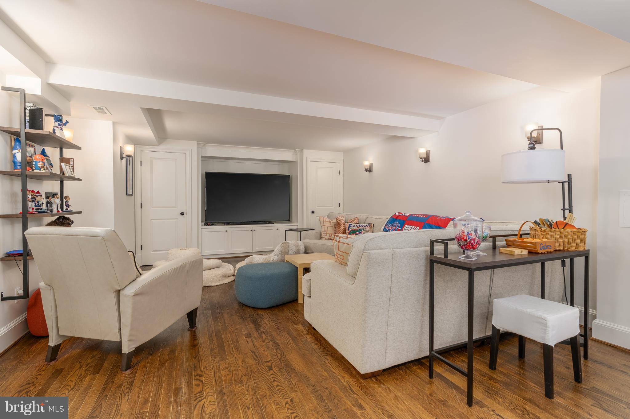 SPRING VALLEY - Residential