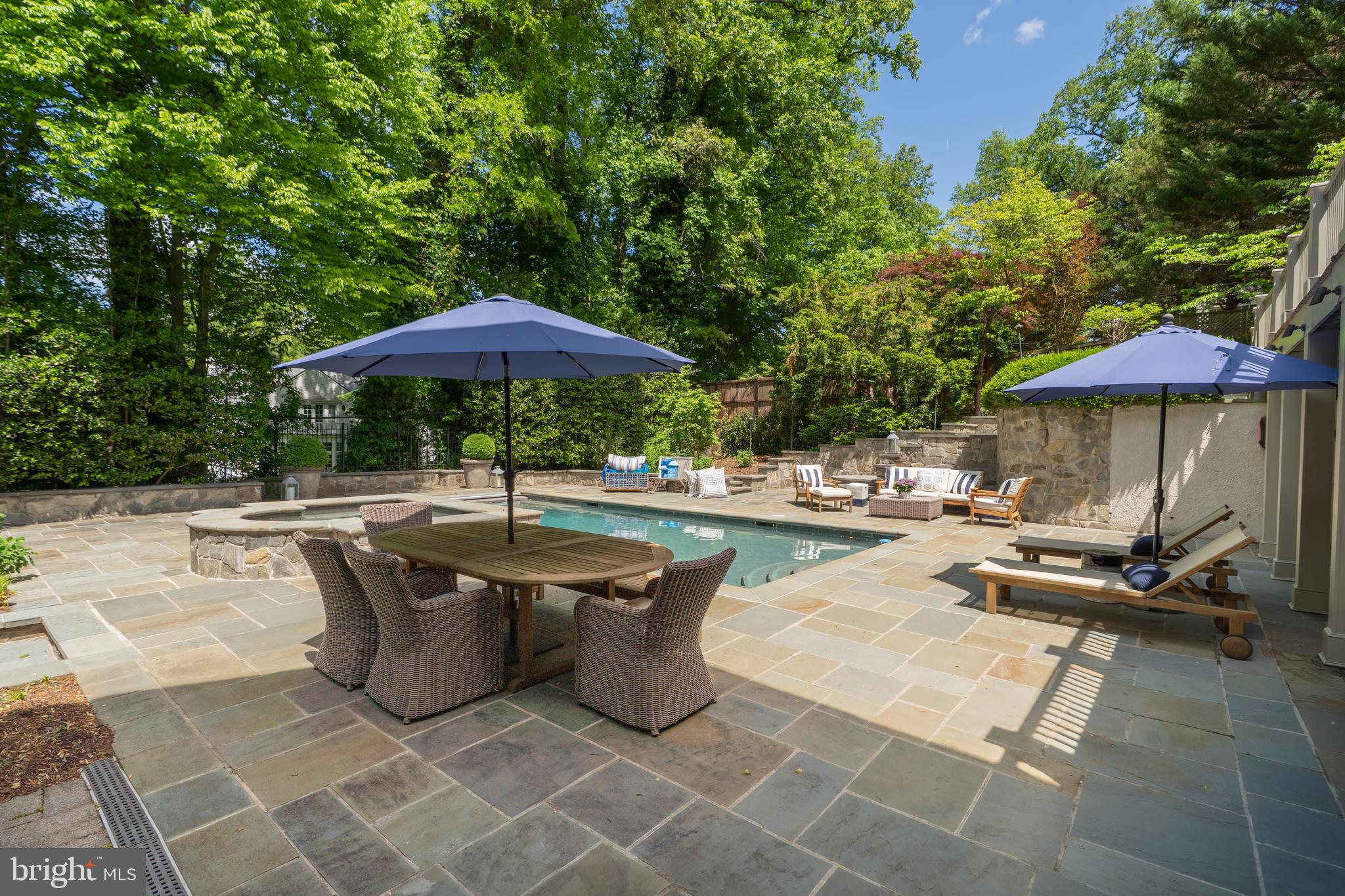SPRING VALLEY - Residential
