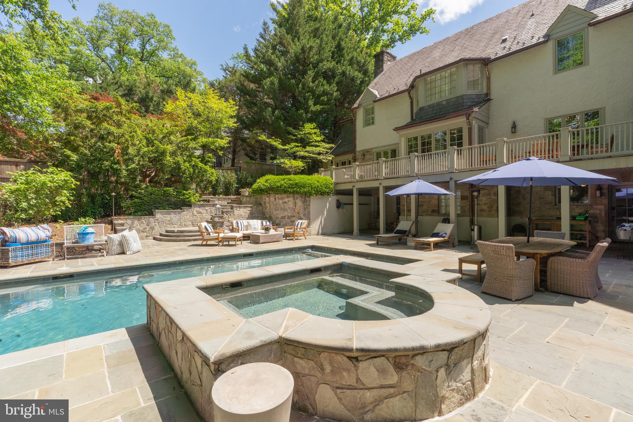 SPRING VALLEY - Residential