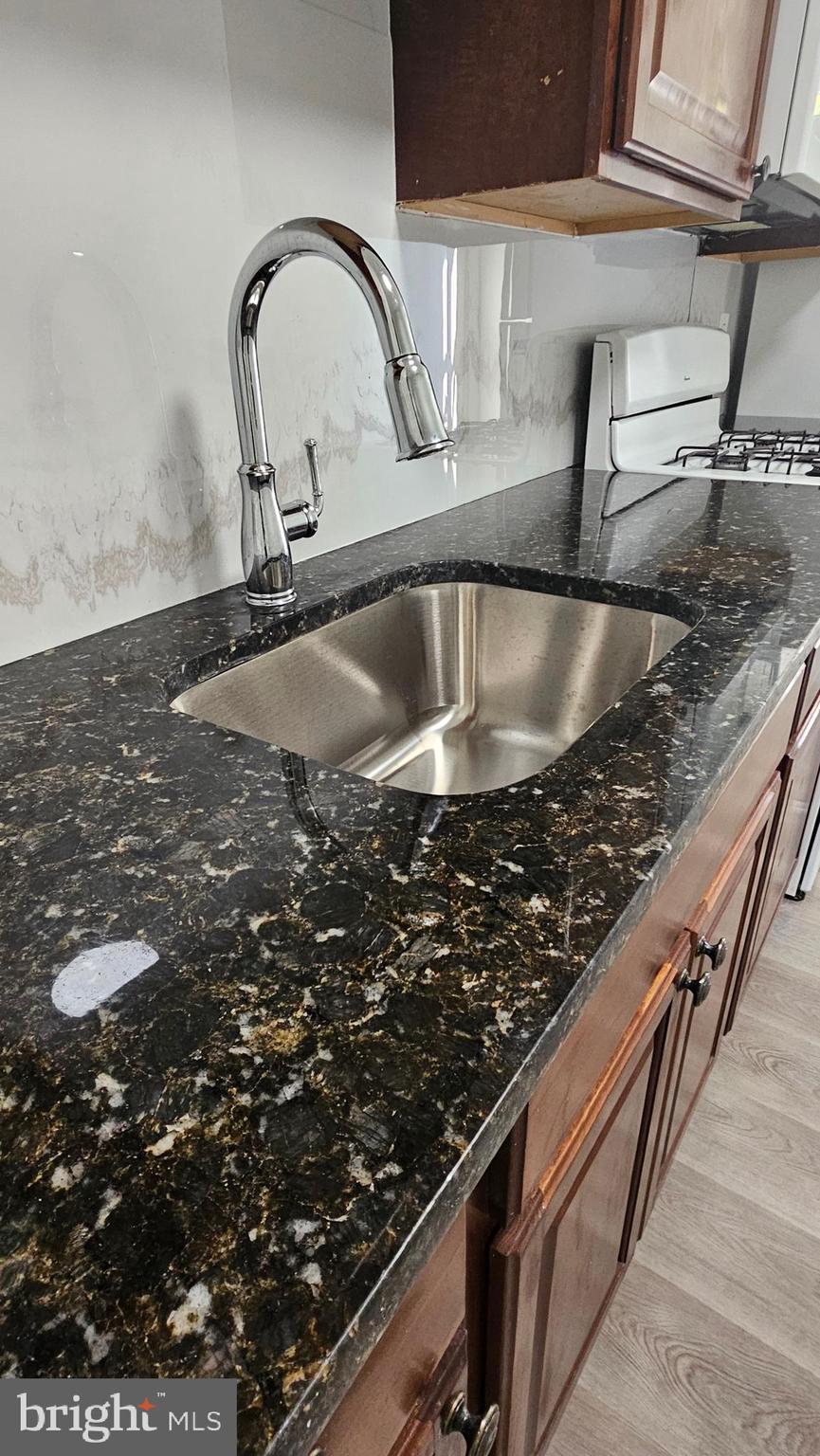 CRESCENTVILLE - Residential Lease