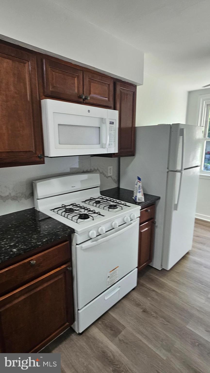 CRESCENTVILLE - Residential Lease