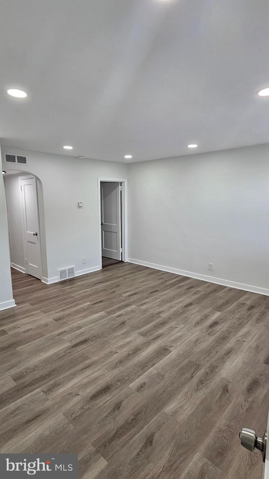 CRESCENTVILLE - Residential Lease