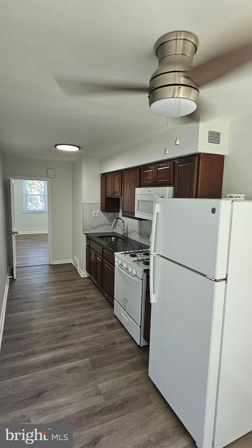 CRESCENTVILLE - Residential Lease