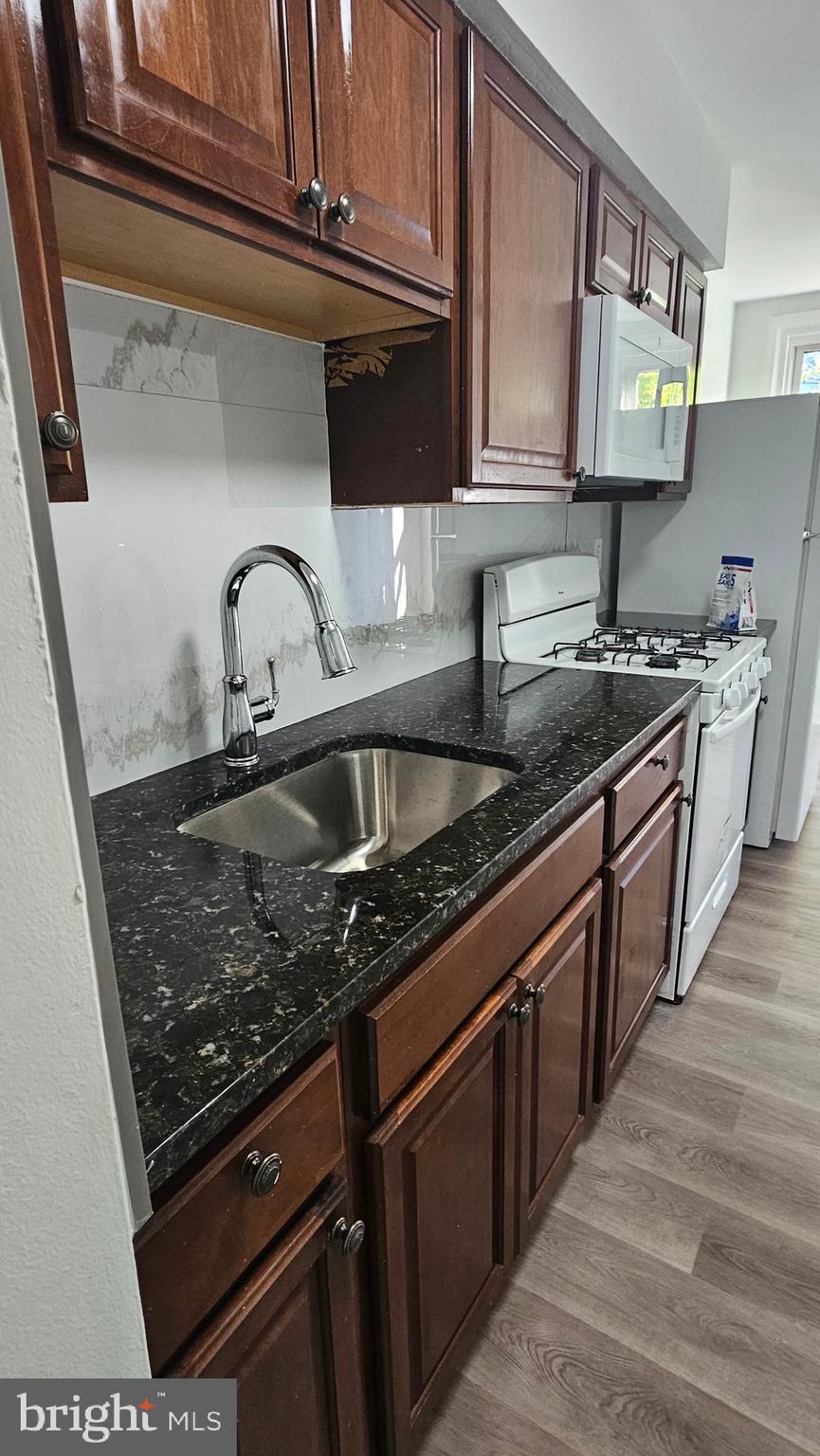 CRESCENTVILLE - Residential Lease