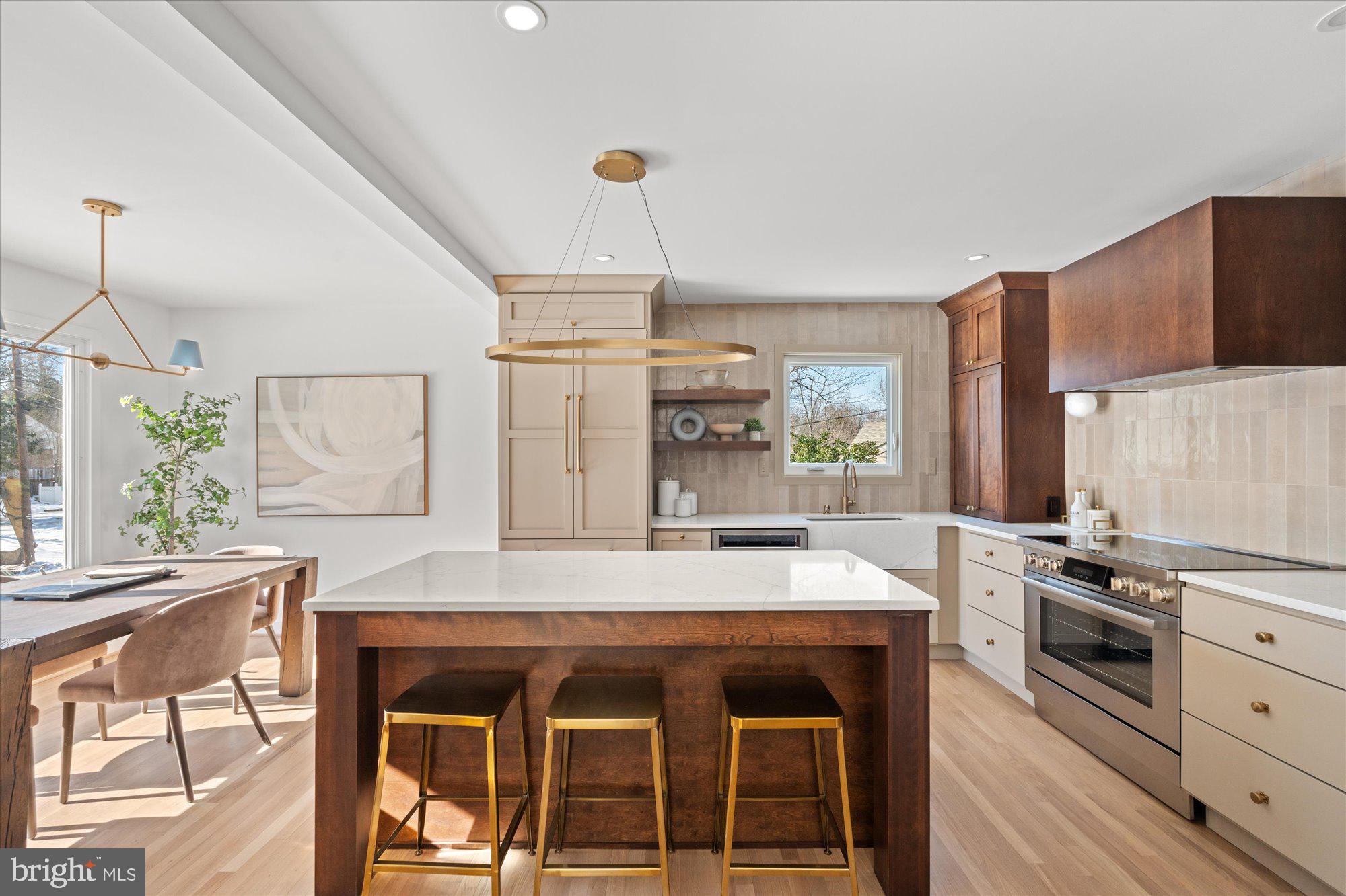 MAPLEWOOD MANOR - Residential