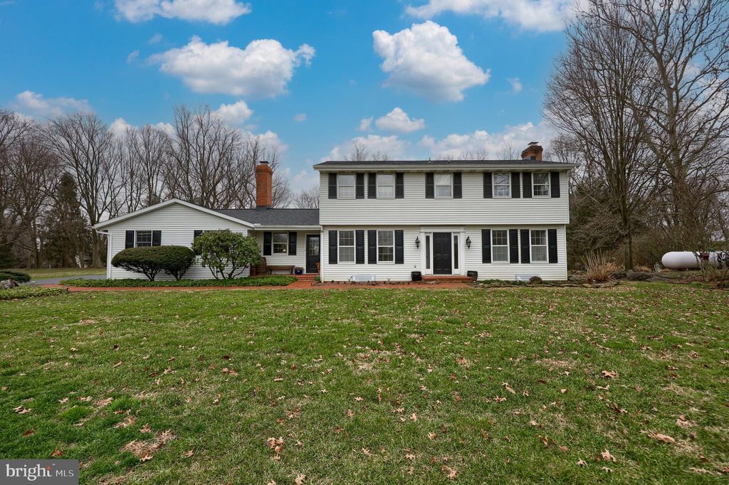 Photo of 1015 Hearthstone Road, Lancaster, PA 17603 (MLS # PALA2046654)