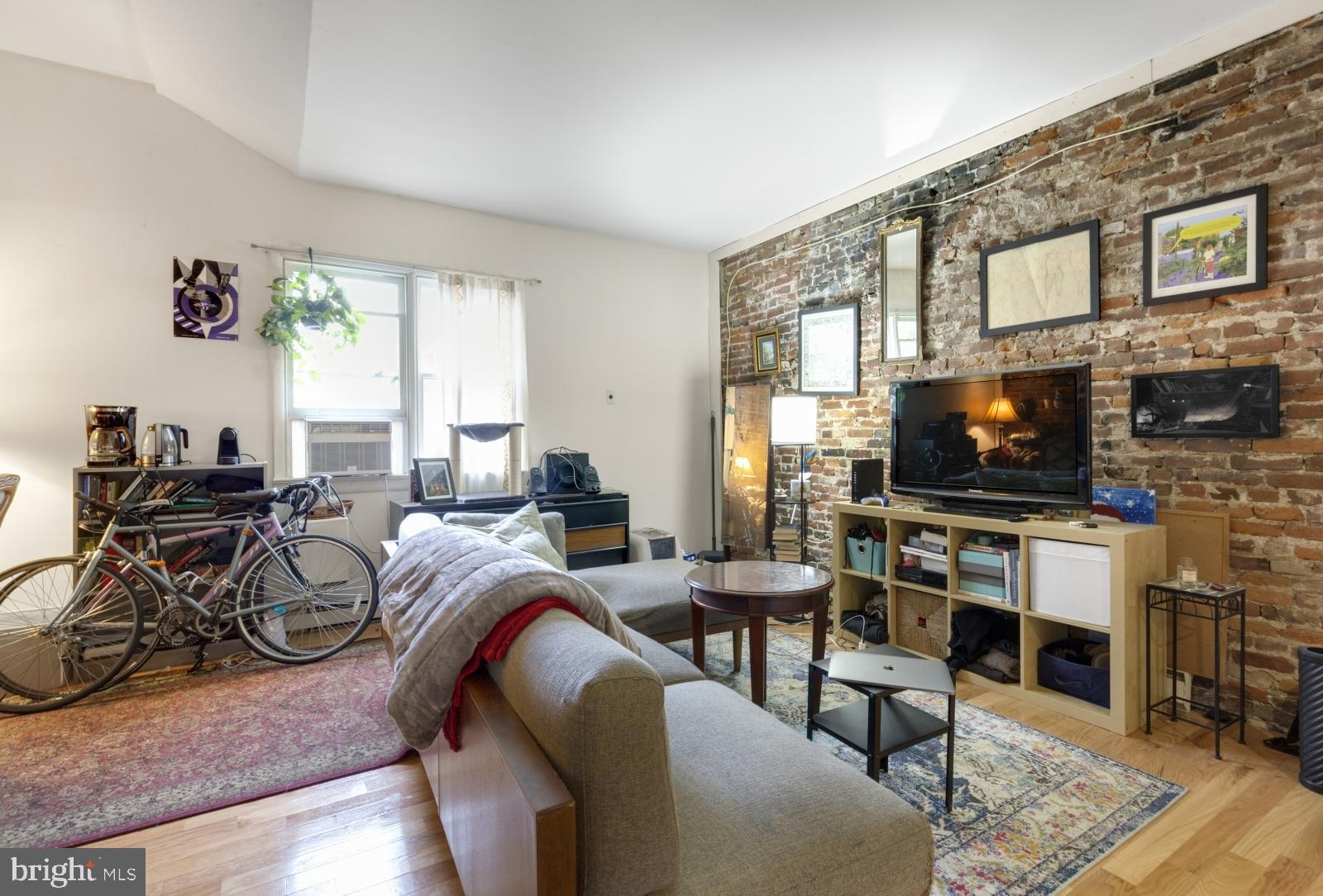 QUEEN VILLAGE - Residential Lease