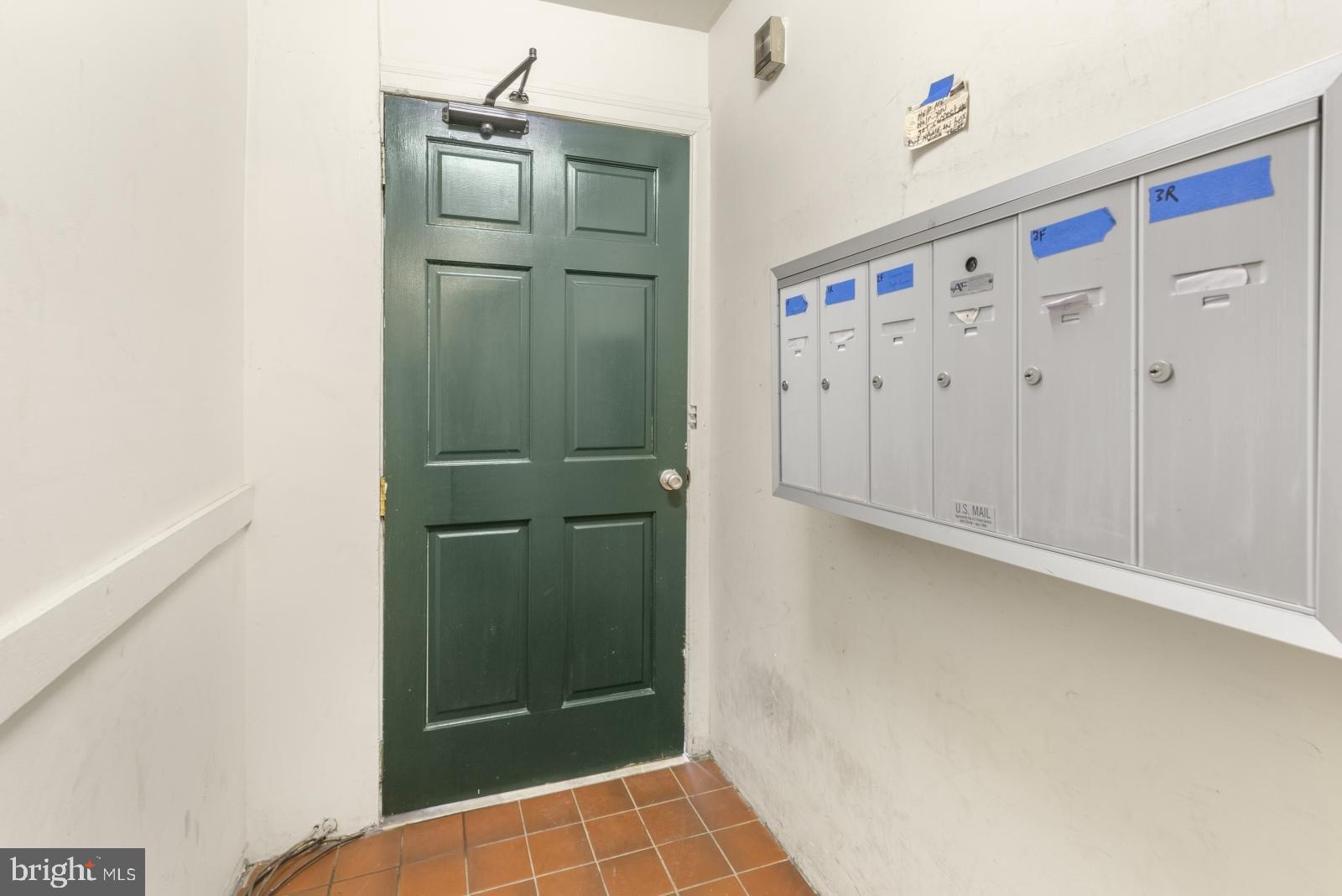 QUEEN VILLAGE - Residential Lease