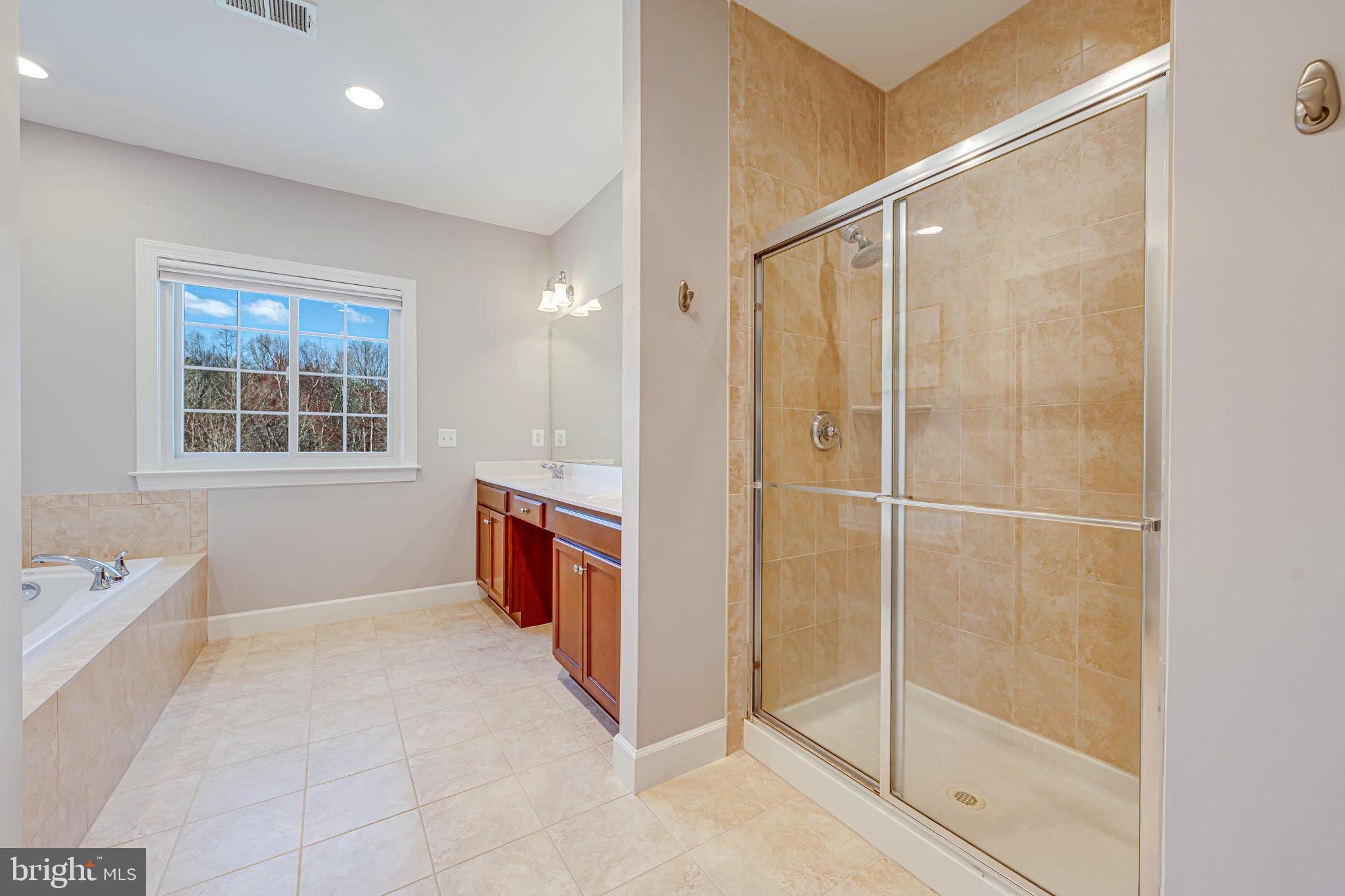 COLES RUN MANOR - Residential