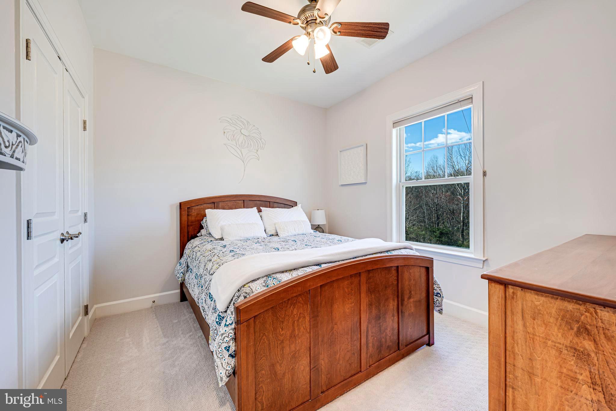 COLES RUN MANOR - Residential