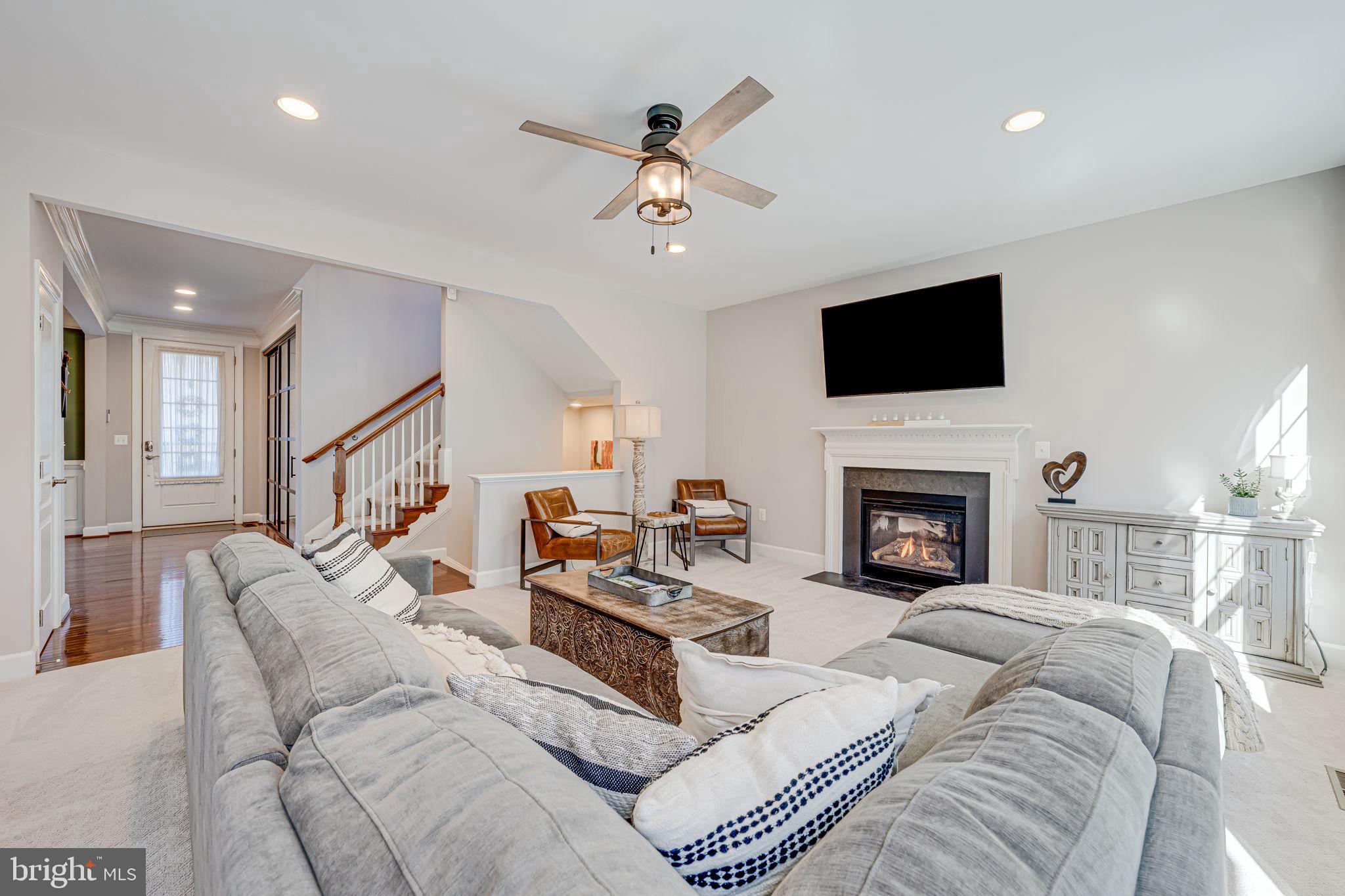 COLES RUN MANOR - Residential