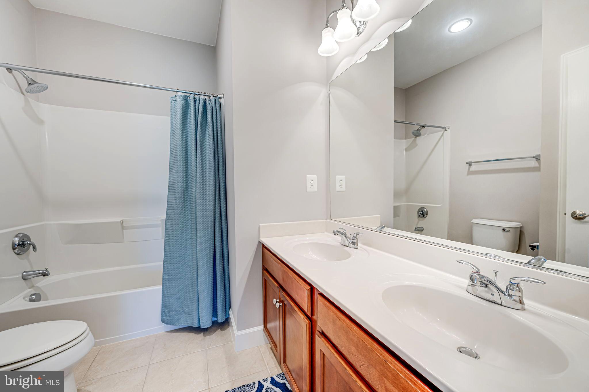 COLES RUN MANOR - Residential