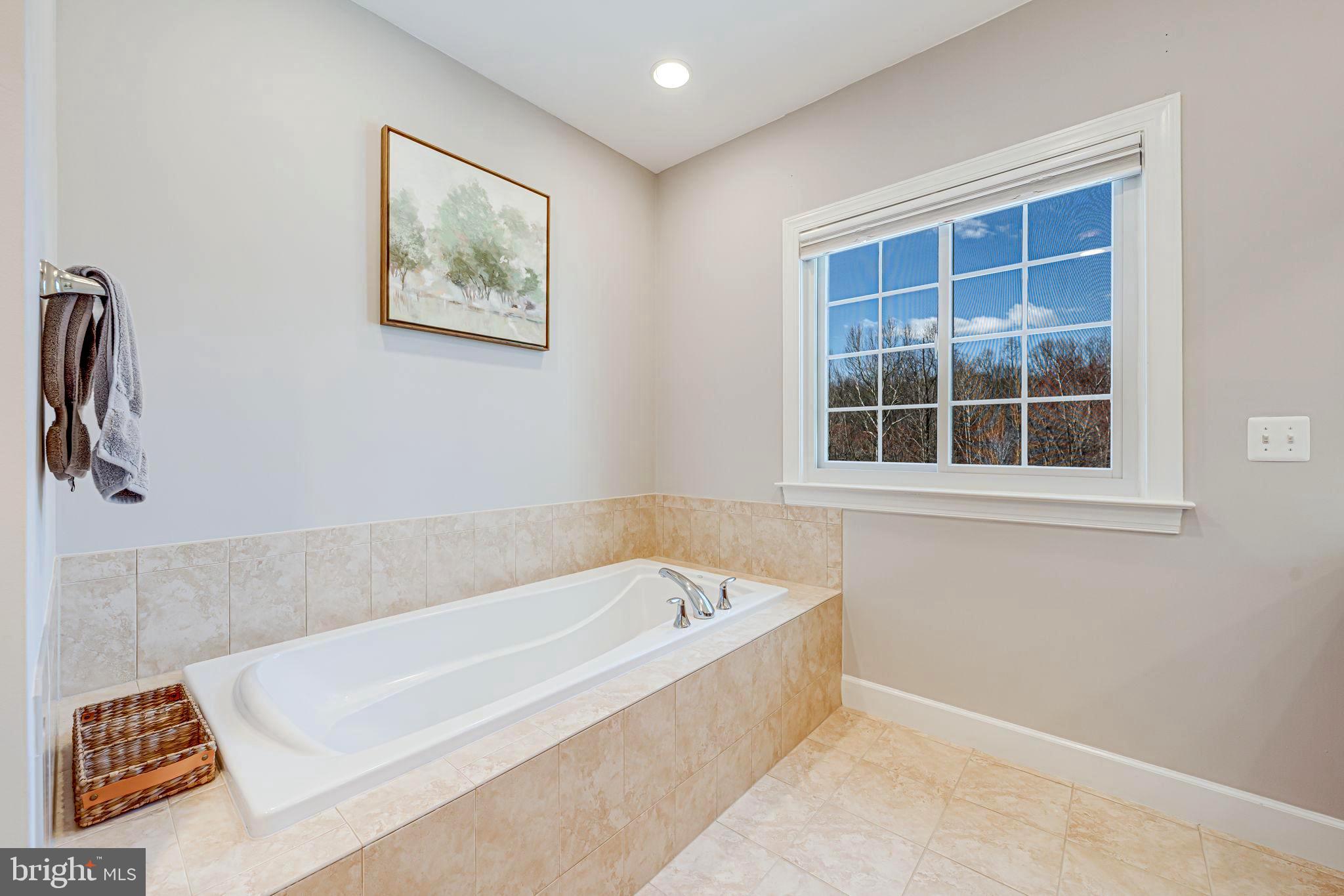 COLES RUN MANOR - Residential