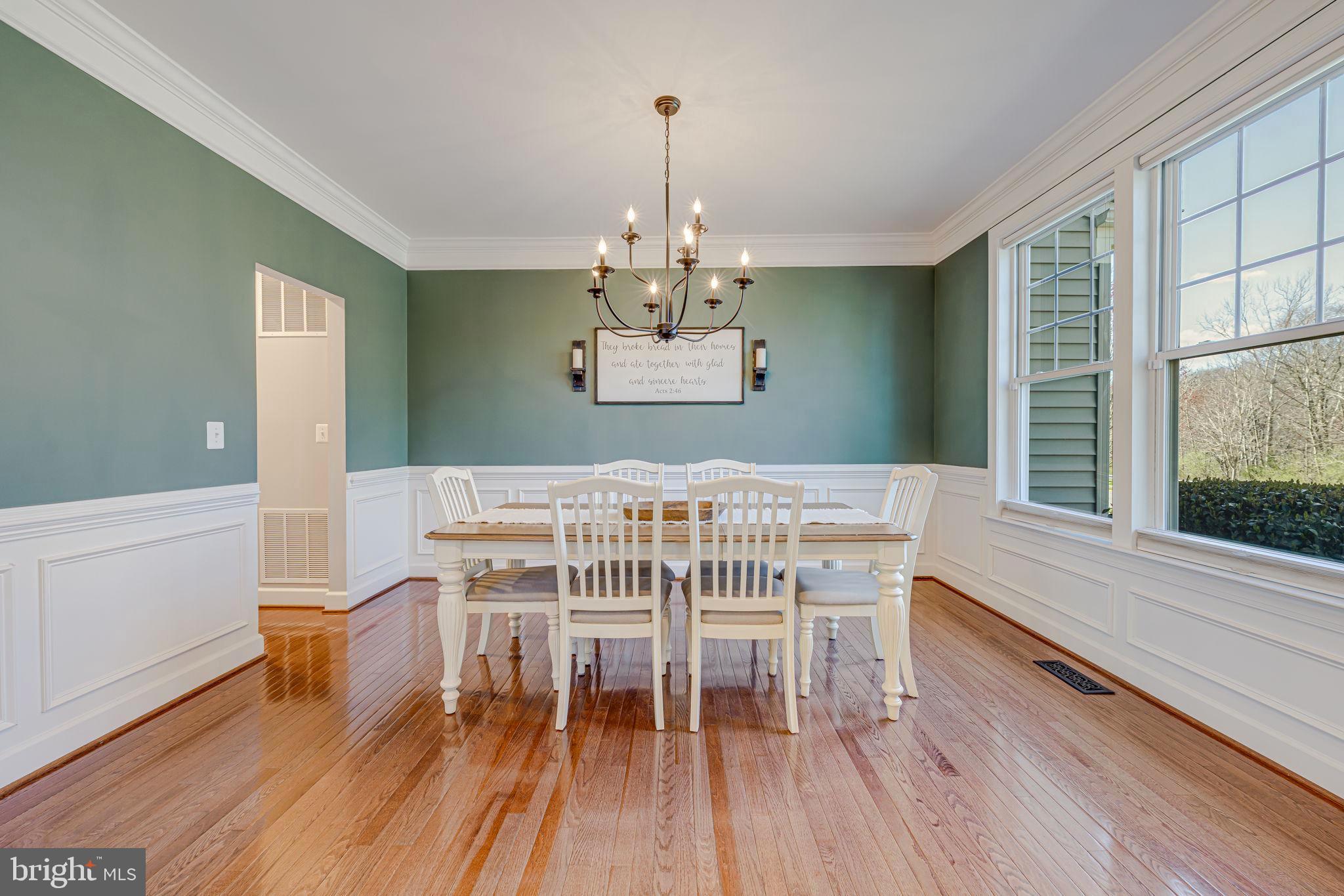 COLES RUN MANOR - Residential