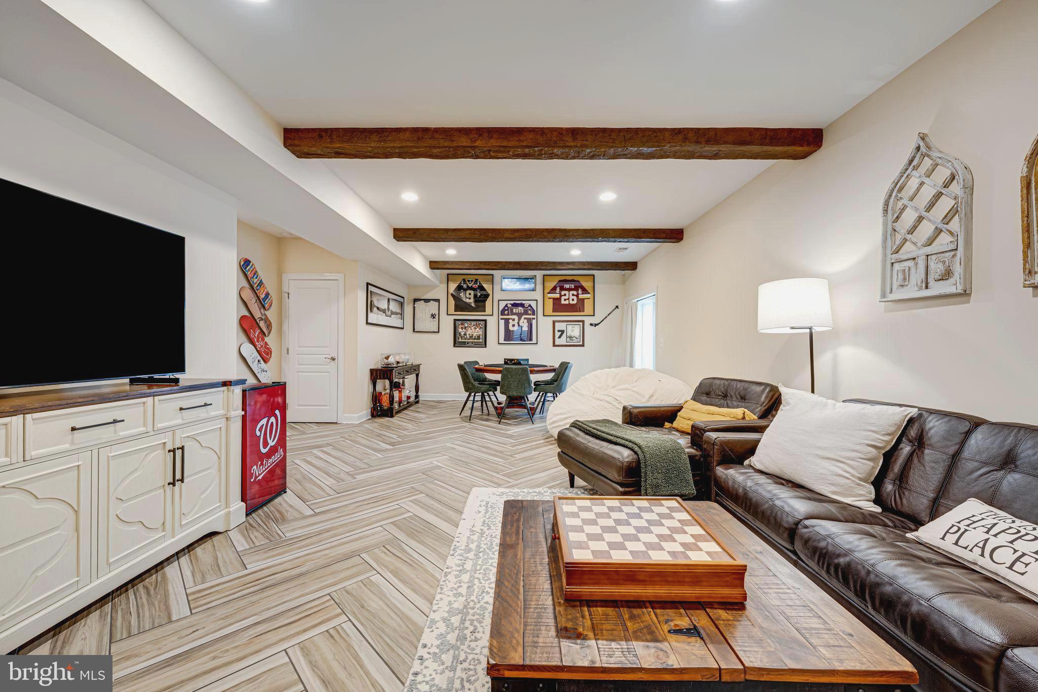 COLES RUN MANOR - Residential