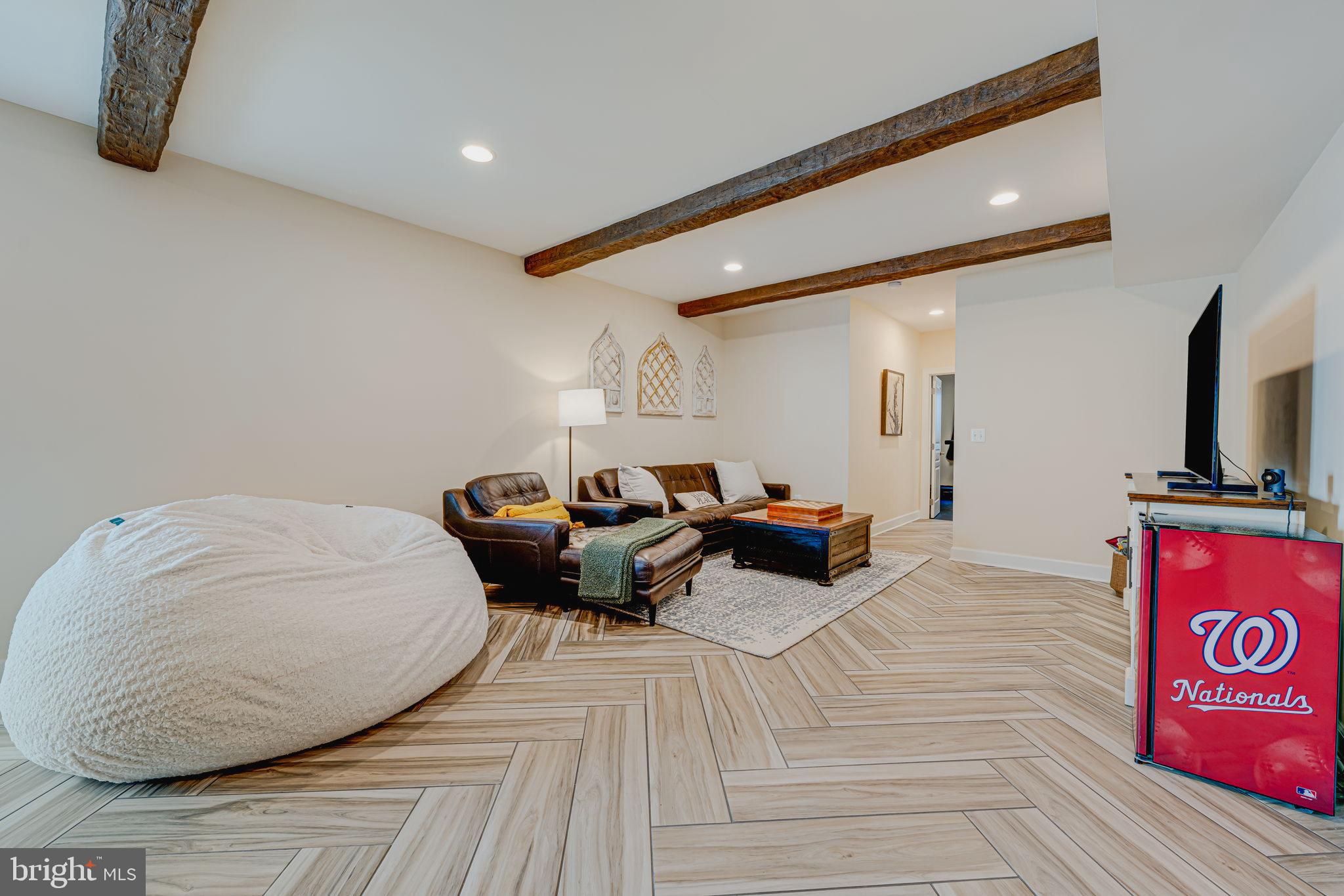 COLES RUN MANOR - Residential