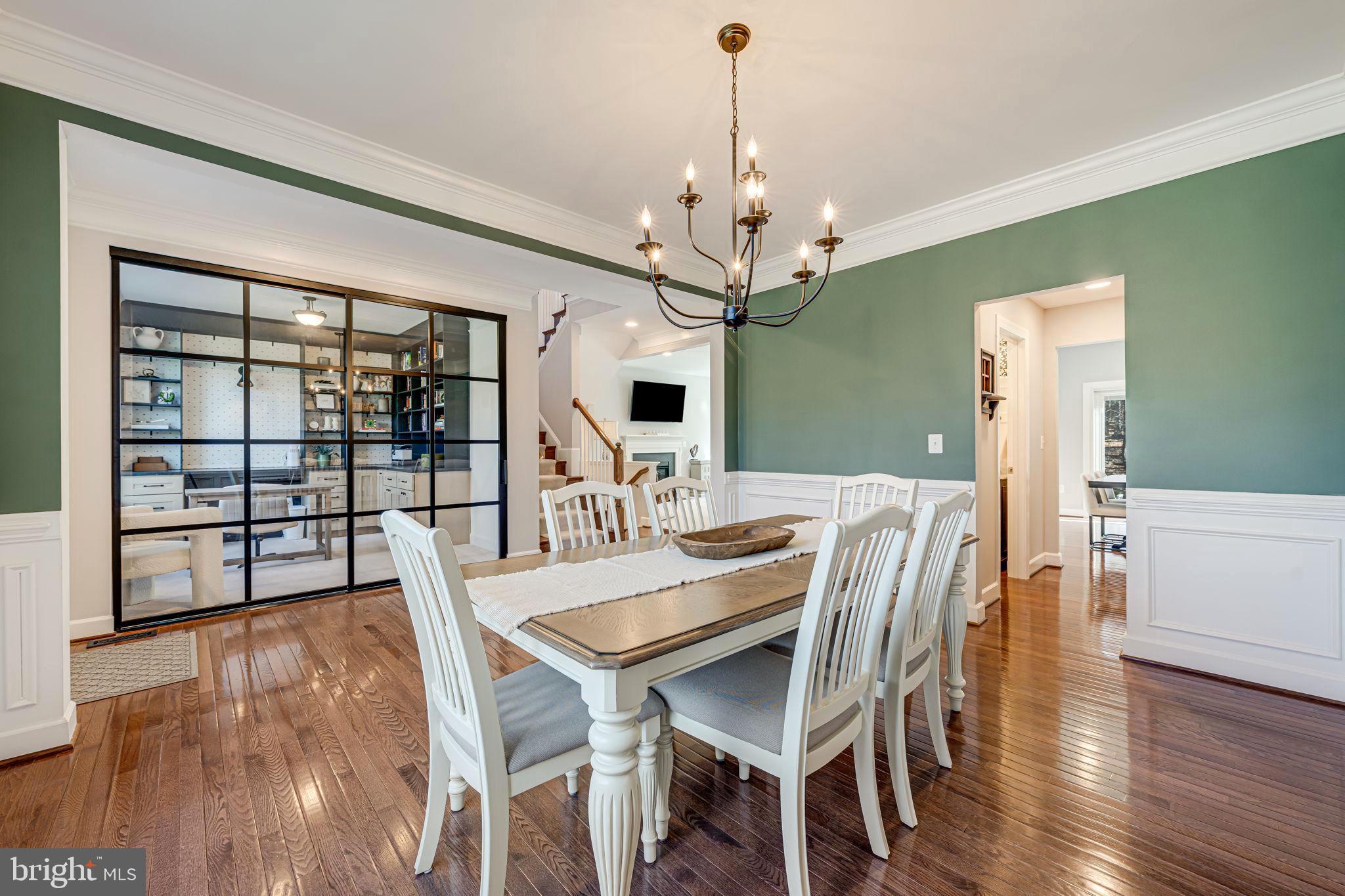 COLES RUN MANOR - Residential