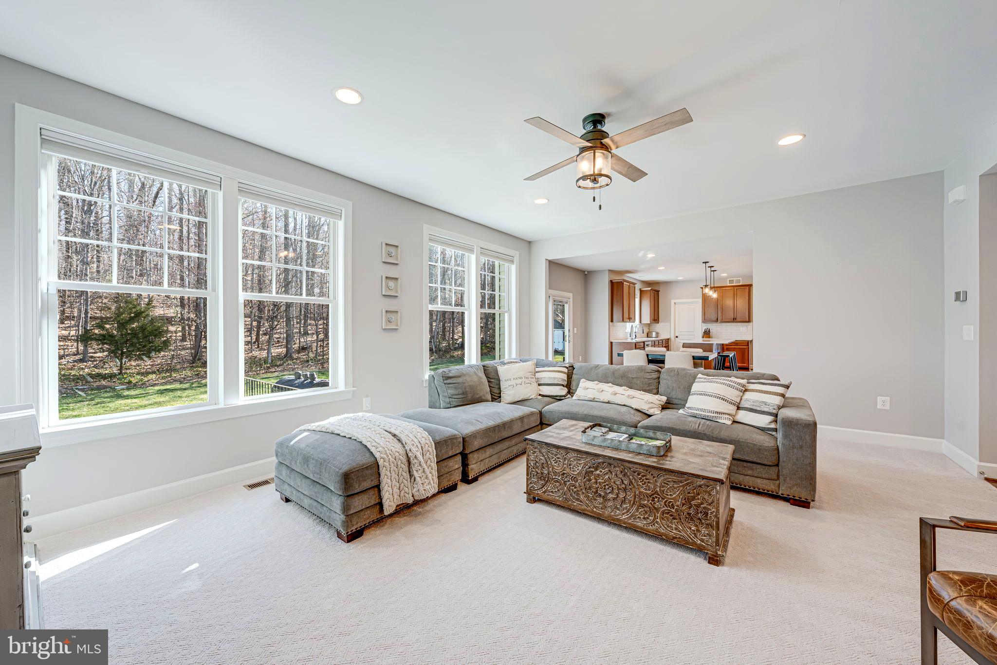 COLES RUN MANOR - Residential