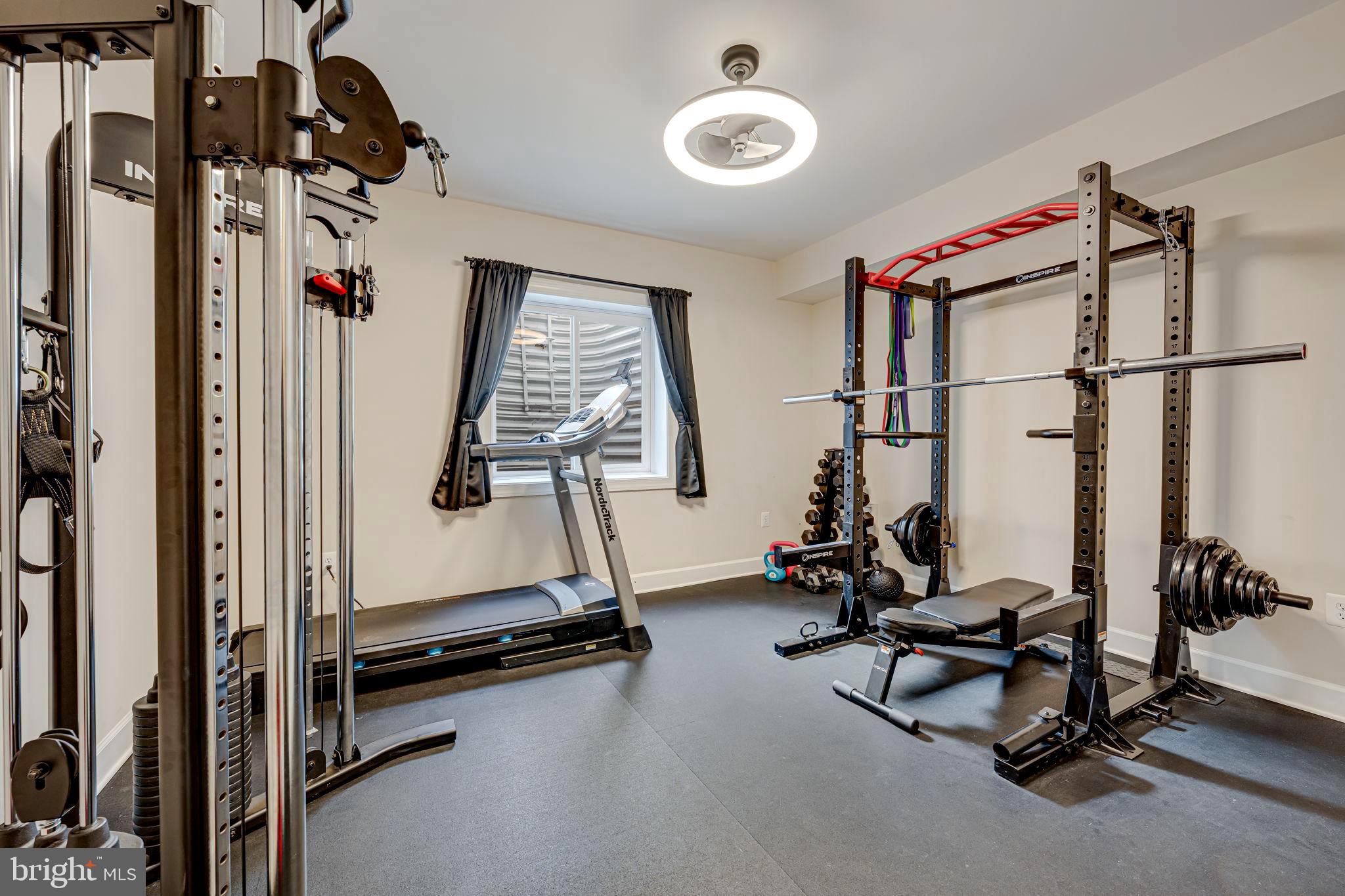 COLES RUN MANOR - Residential