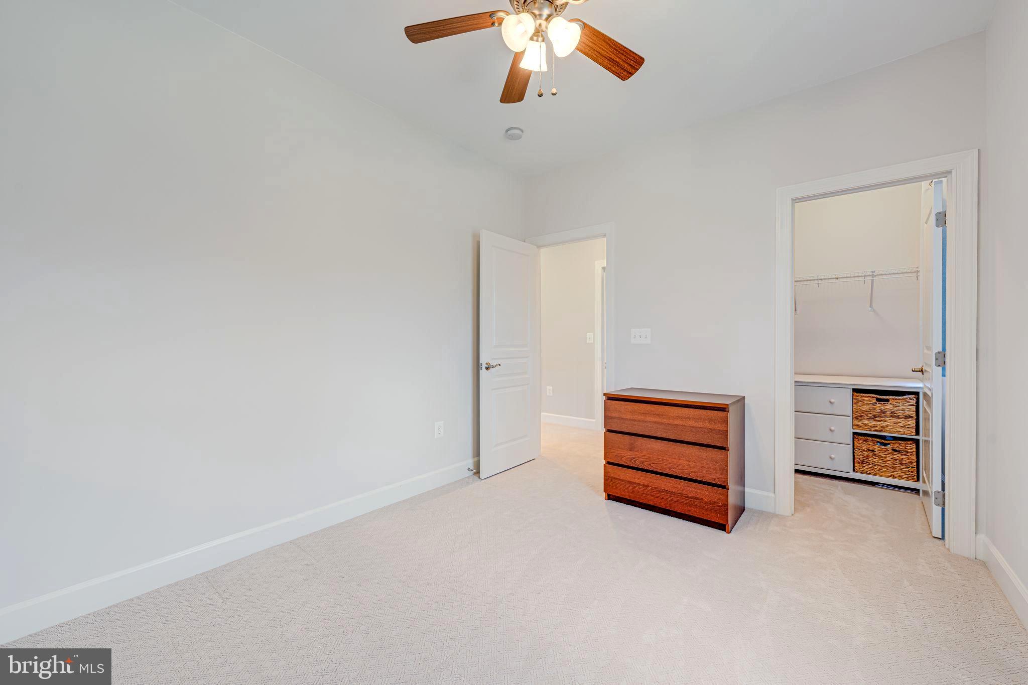 COLES RUN MANOR - Residential